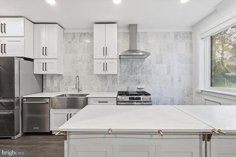 625 SLATERS LANE G4 ALEXANDRIA VA 22314