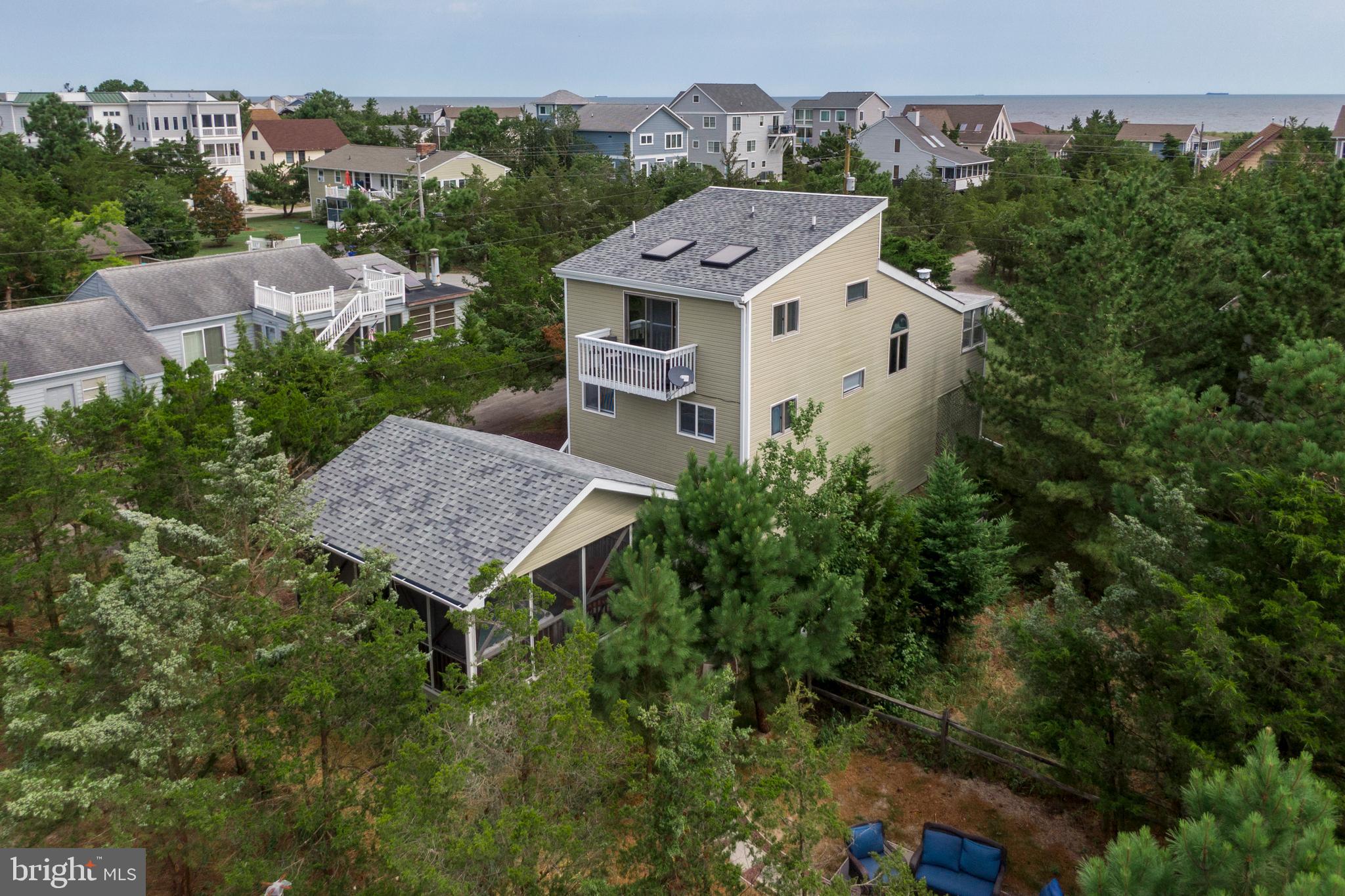 1105 N BAY SHORE DRIVE