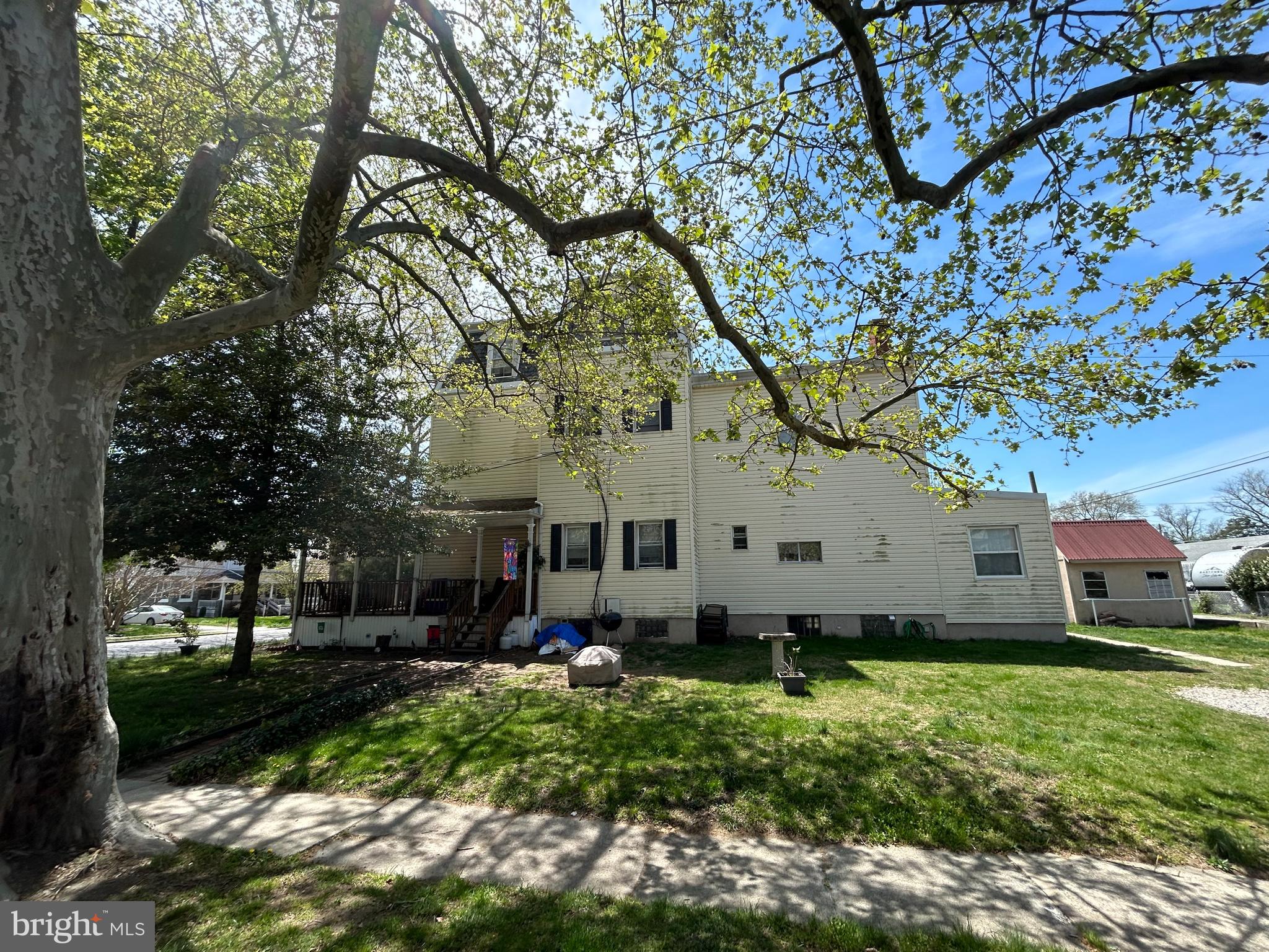 15 W RIDLEY AVENUE