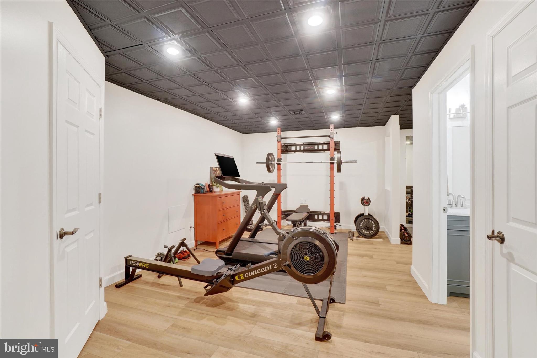 VICTORIAS POND - Residential