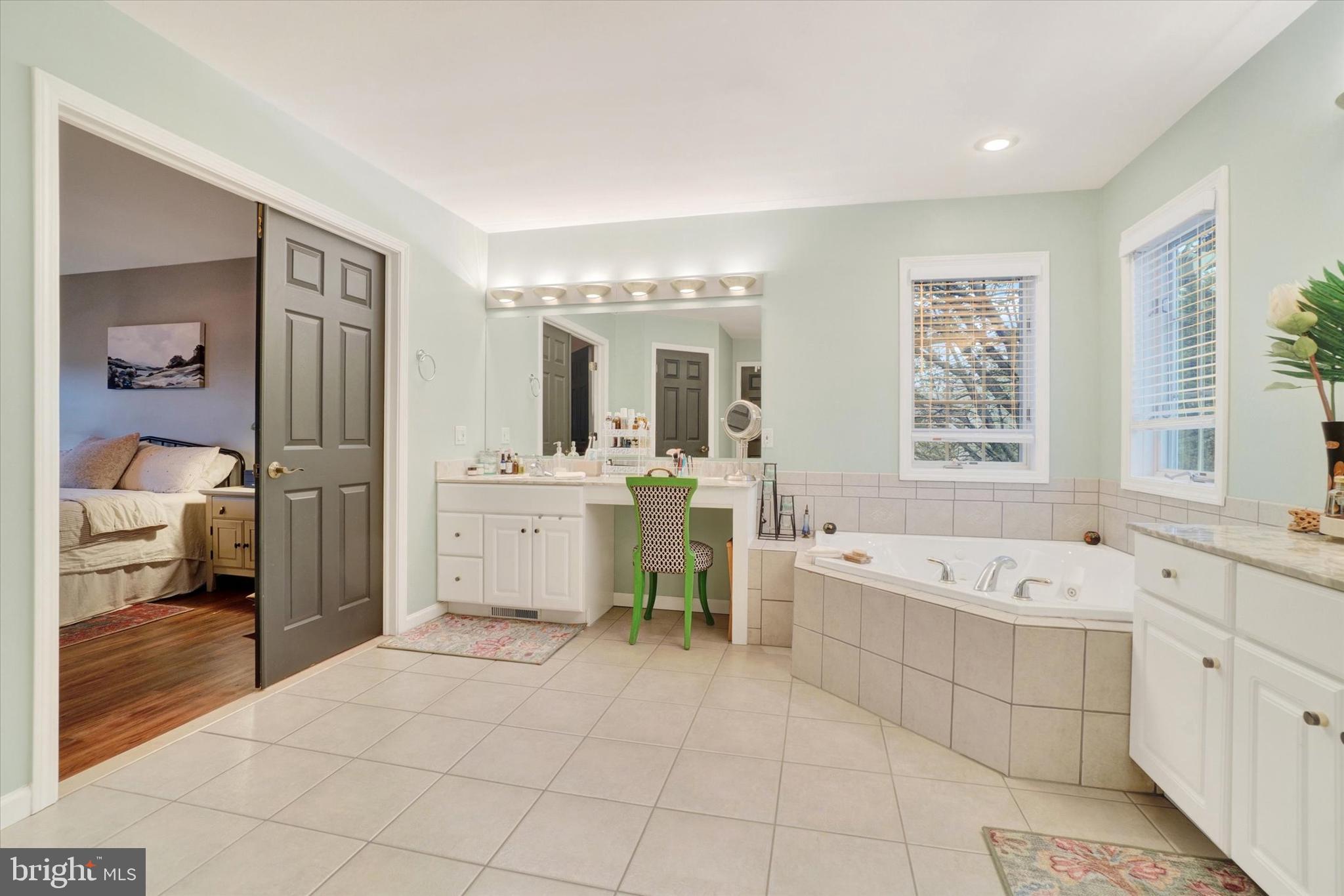 VICTORIAS POND - Residential