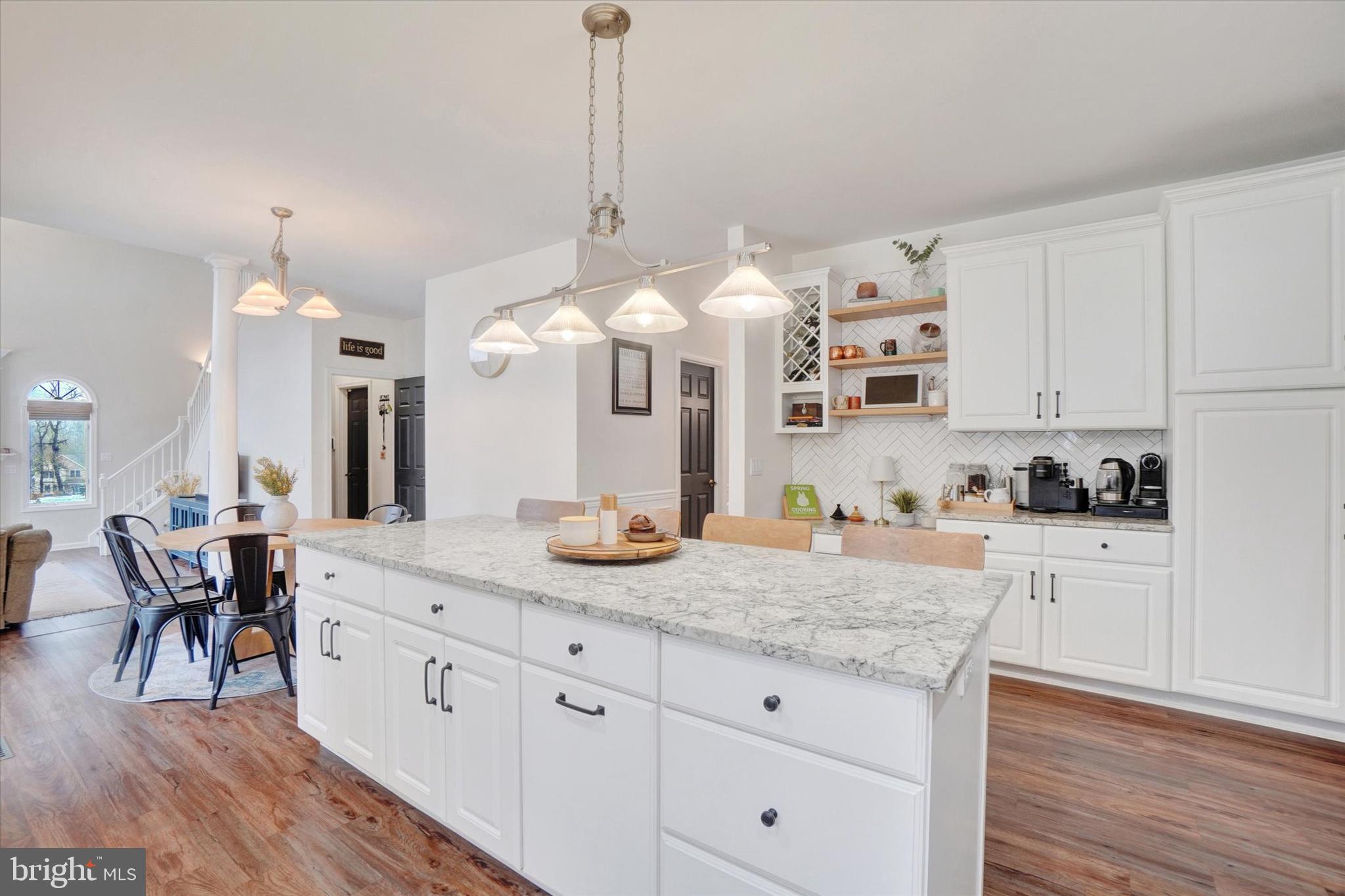 VICTORIAS POND - Residential