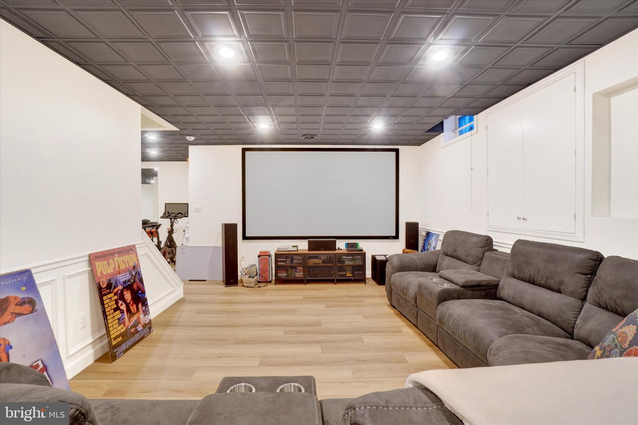 VICTORIAS POND - Residential