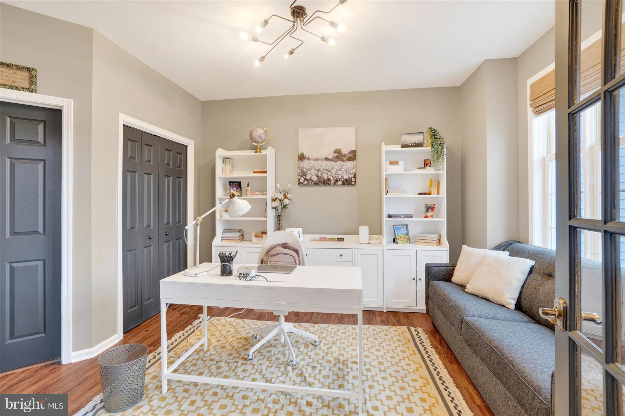 VICTORIAS POND - Residential