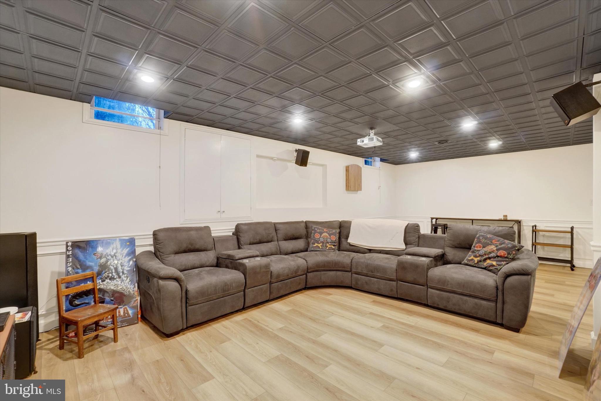 VICTORIAS POND - Residential