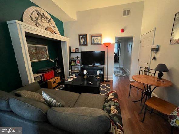 ART MUSEUM AREA - Residential Lease