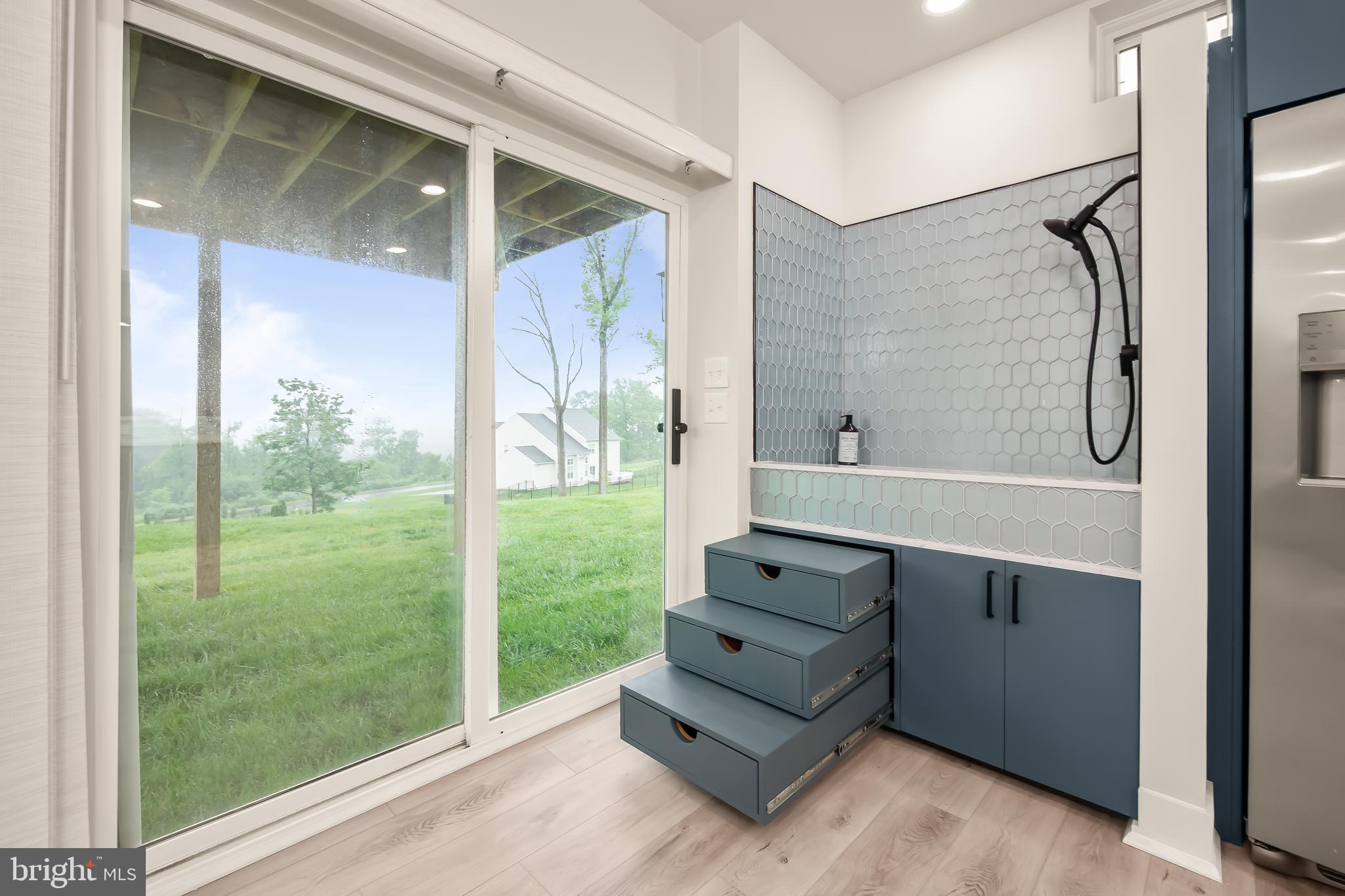 BLUE RIDGE ESTATES W - Residential