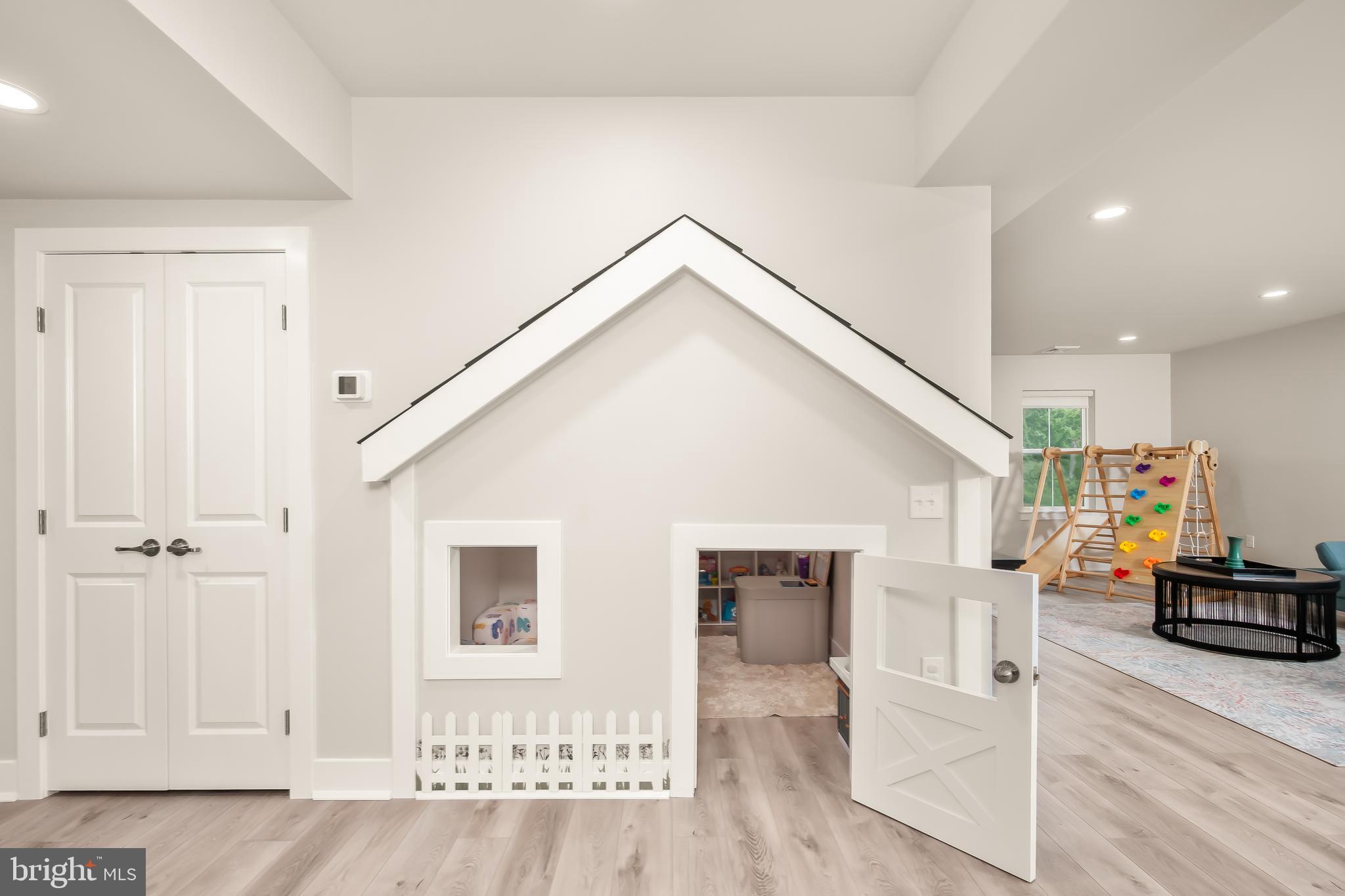 BLUE RIDGE ESTATES W - Residential