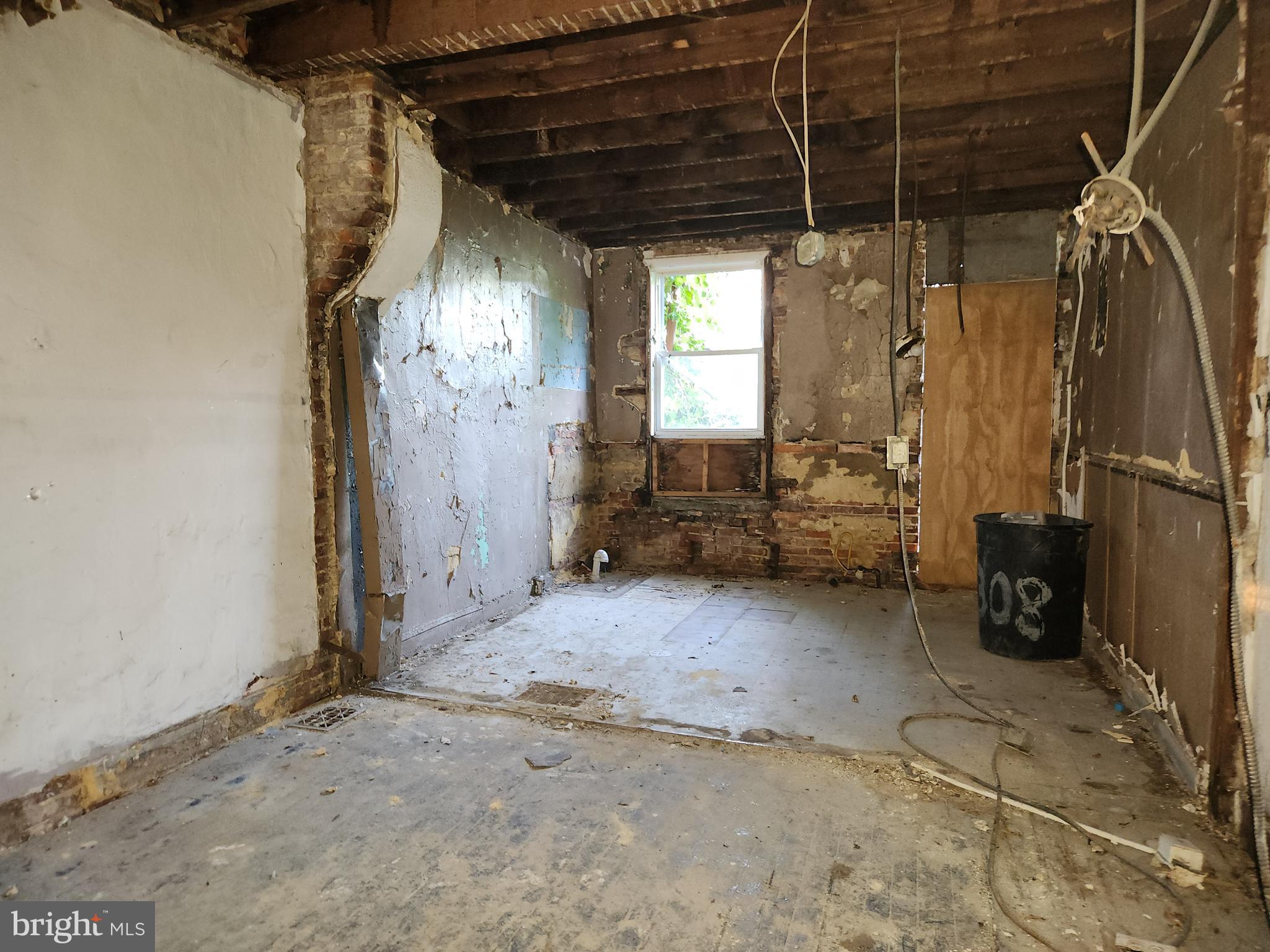 SANDTOWN-WINCHESTER - Residential