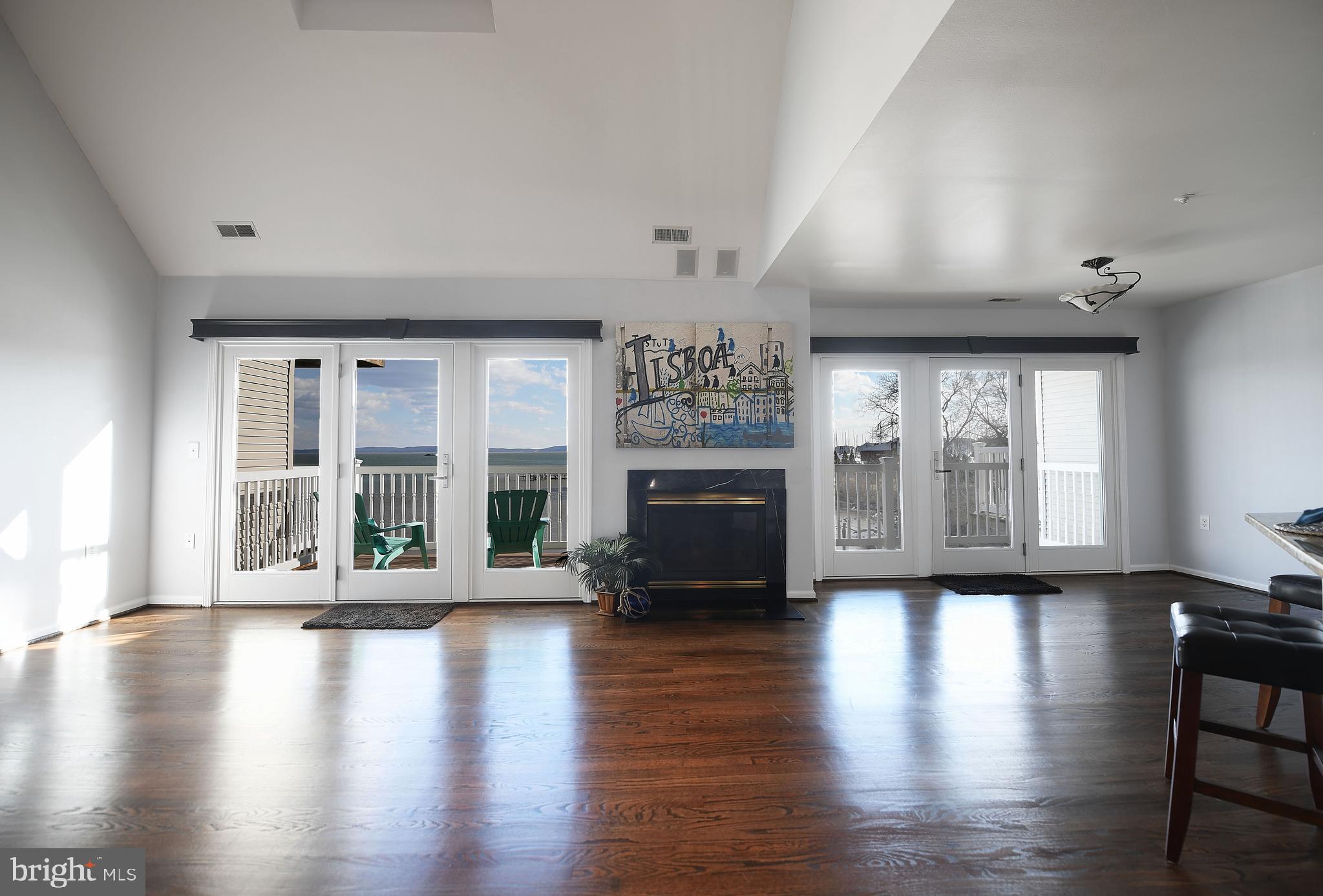 SENECA POINTE - Residential