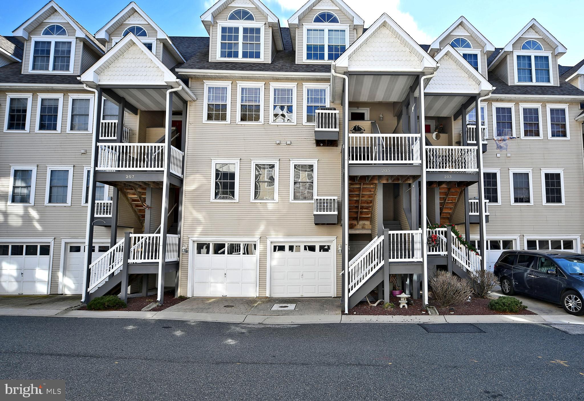 SENECA POINTE - Residential