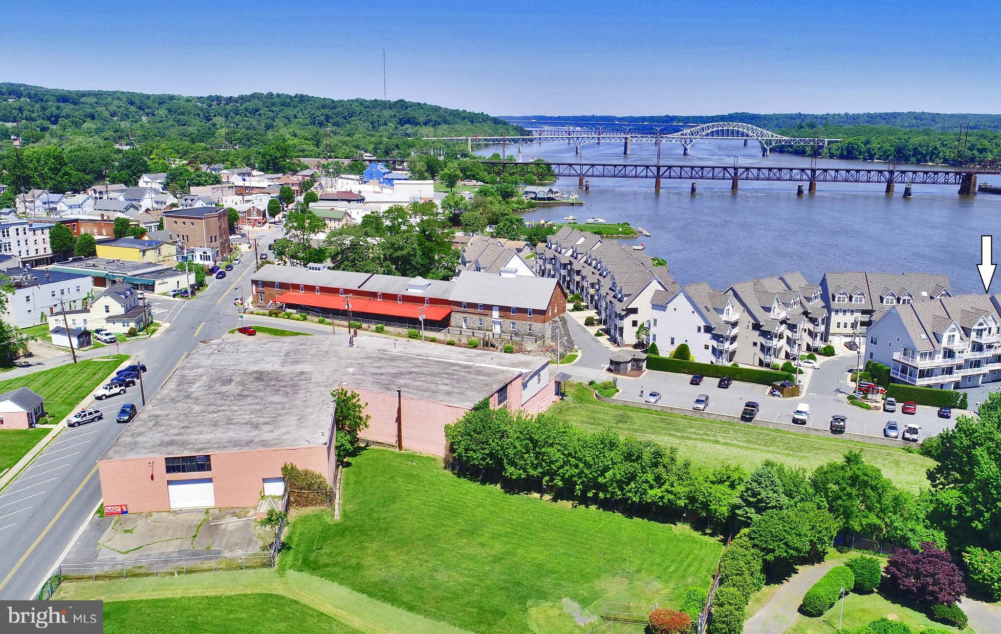 SENECA POINTE - Residential