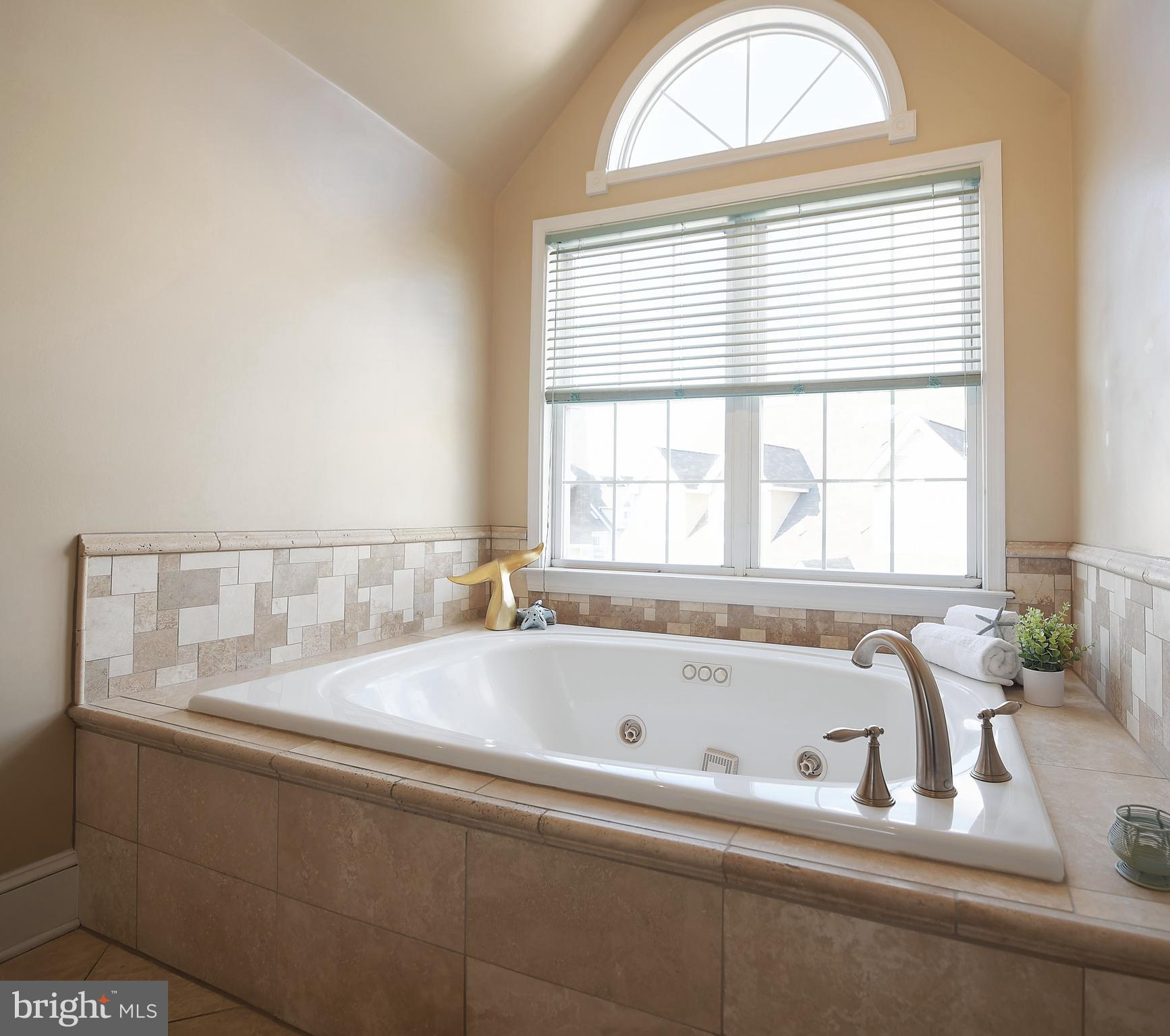 SENECA POINTE - Residential