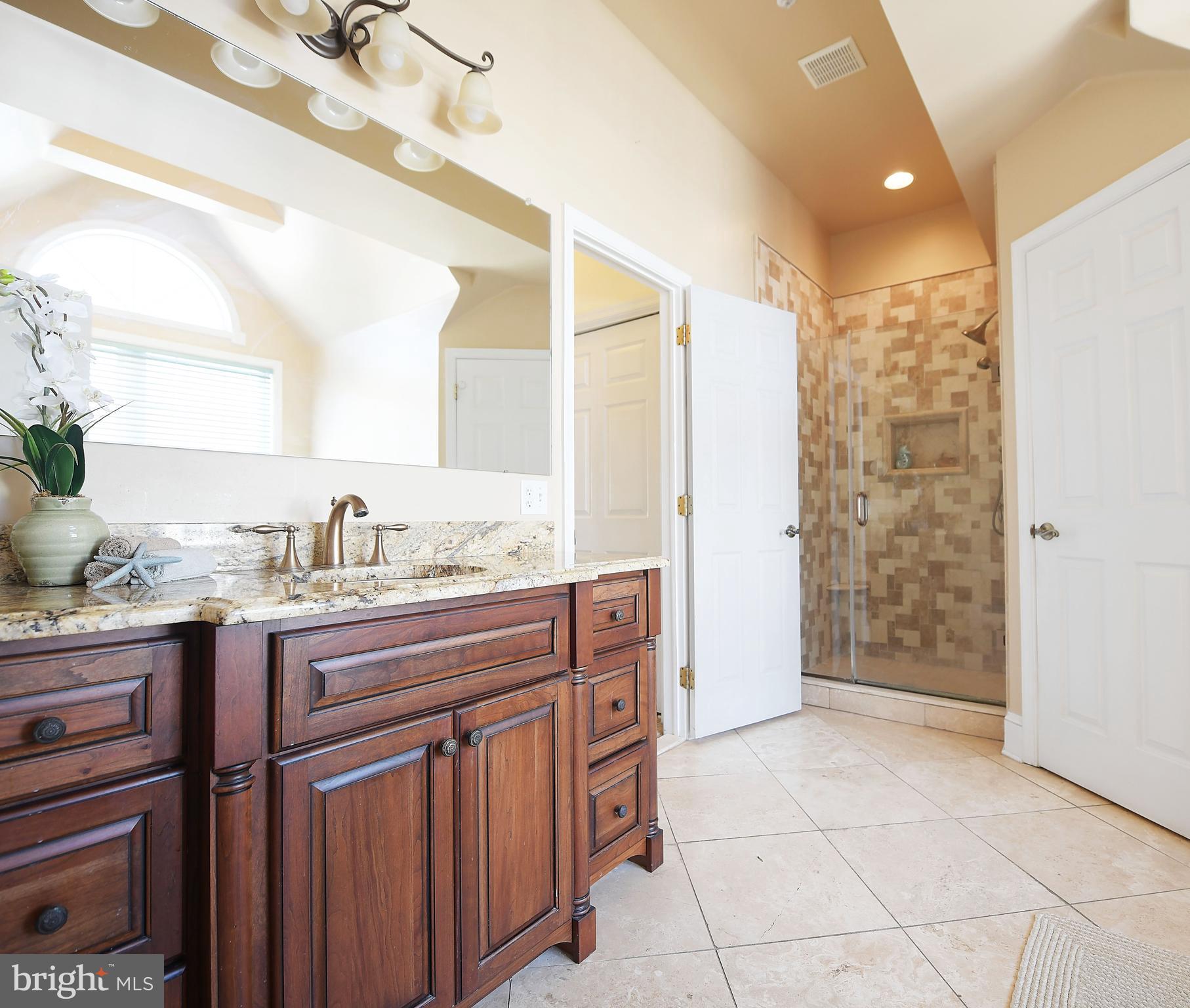 SENECA POINTE - Residential