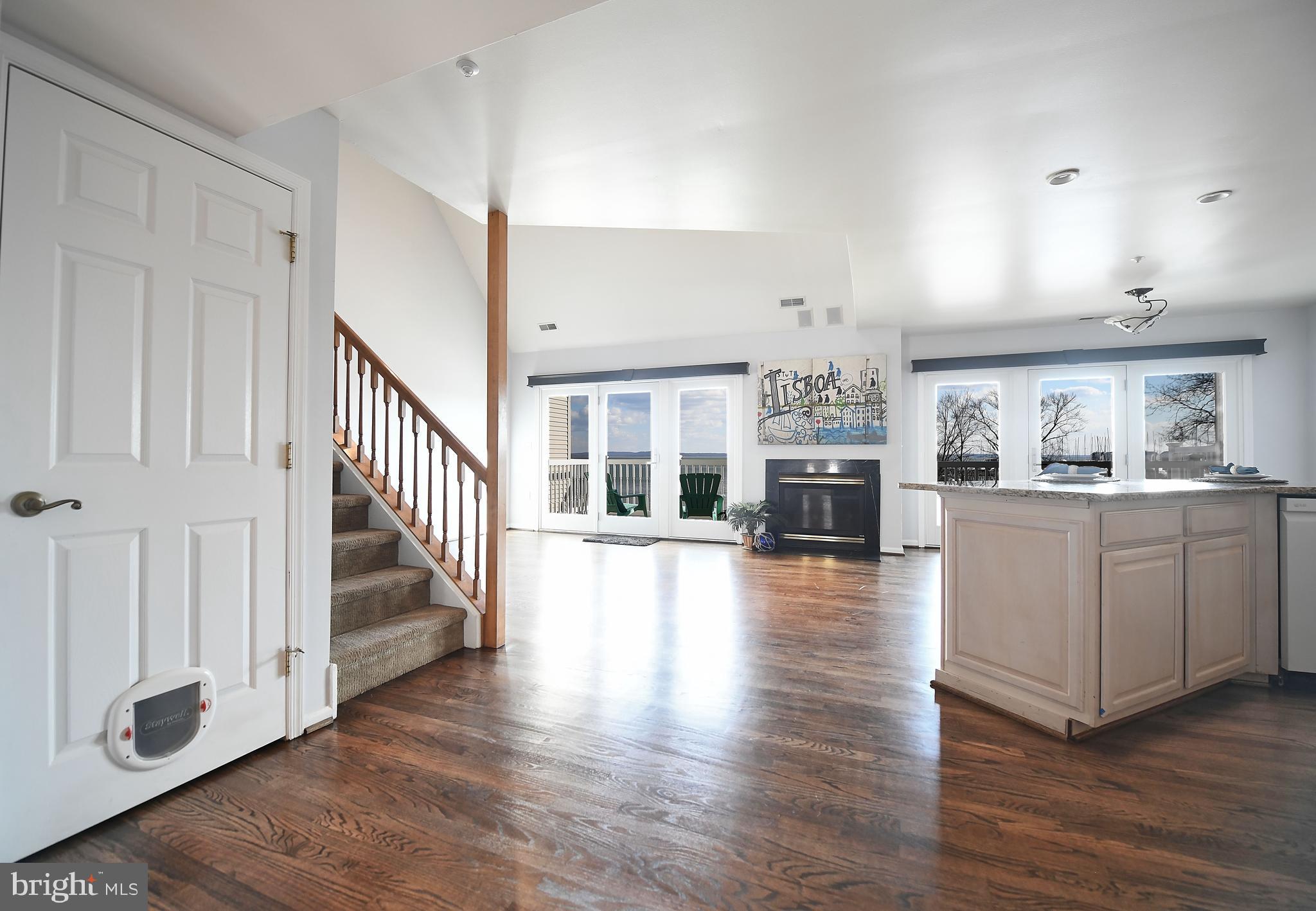 SENECA POINTE - Residential