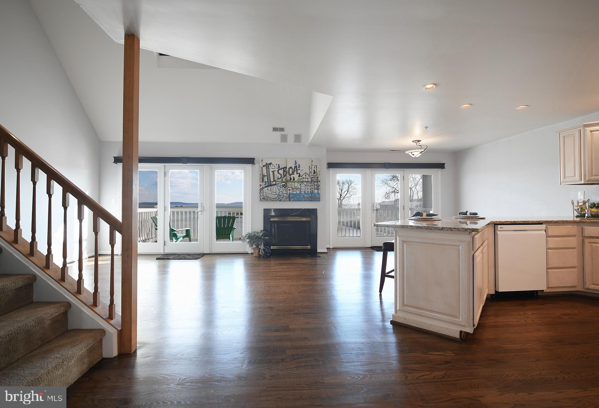 SENECA POINTE - Residential