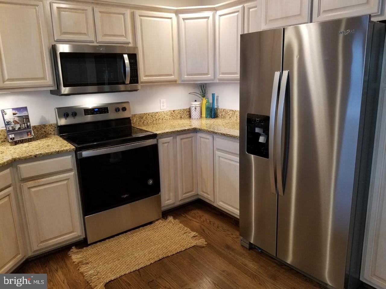 SENECA POINTE - Residential