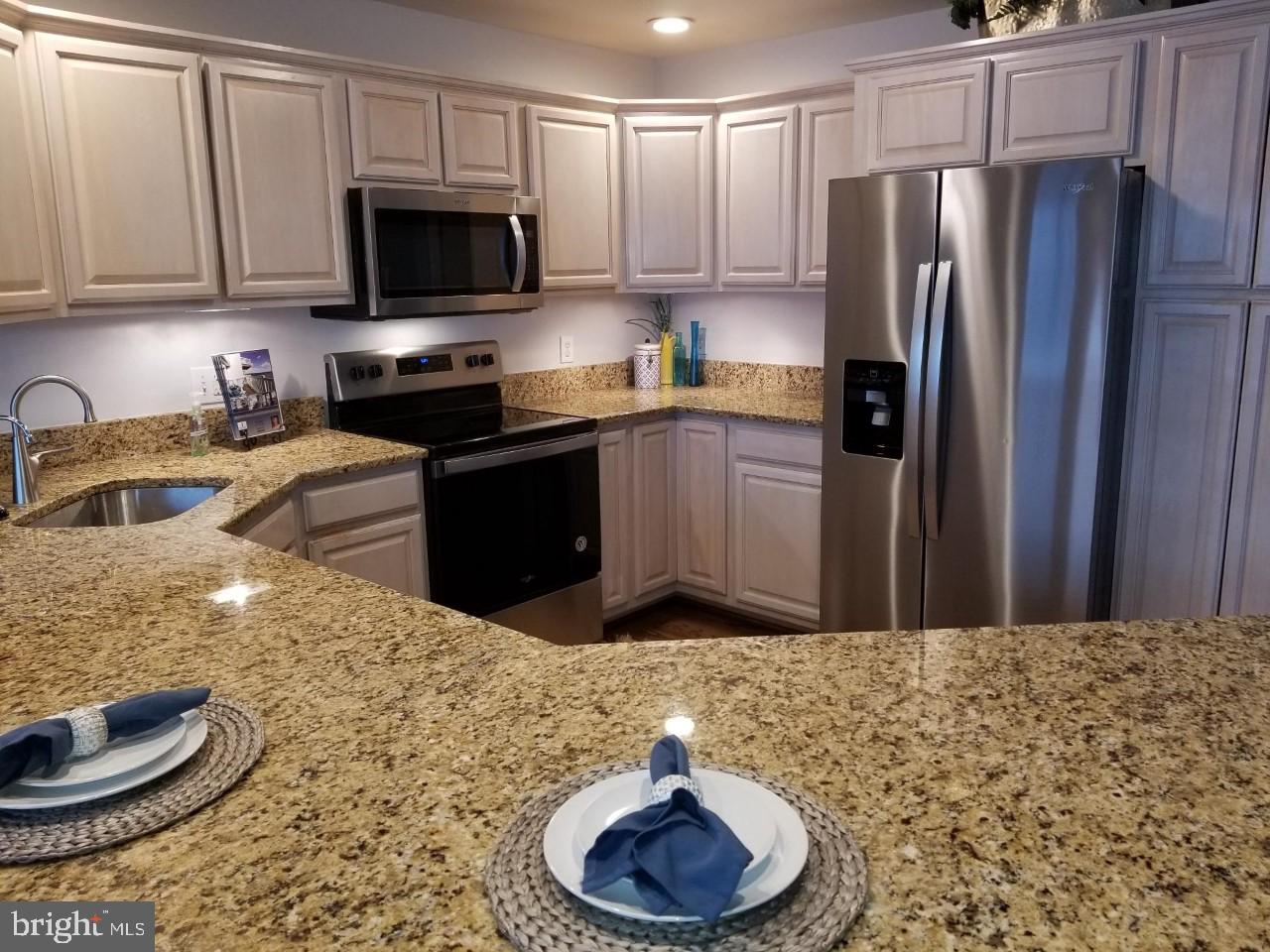 SENECA POINTE - Residential