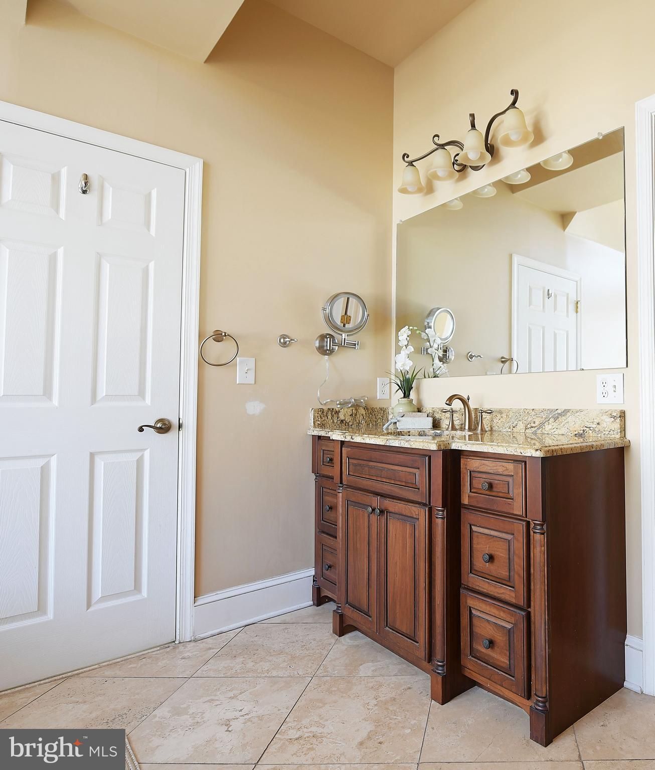 SENECA POINTE - Residential