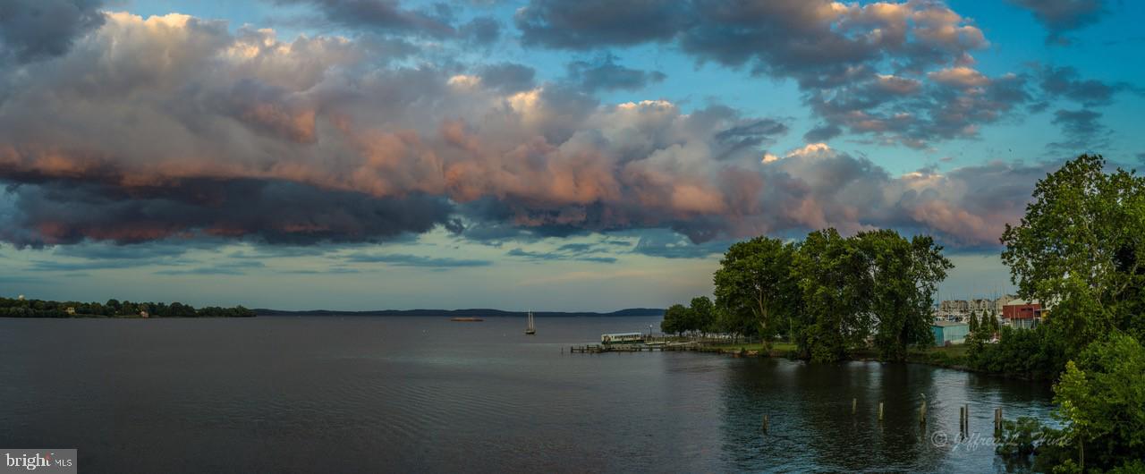 SENECA POINTE - Residential