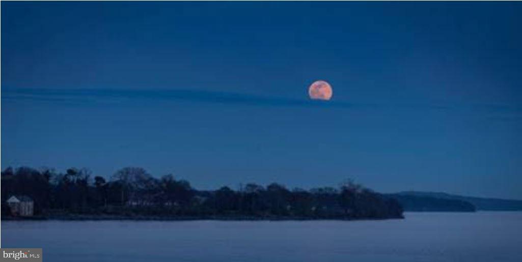 SENECA POINTE - Residential