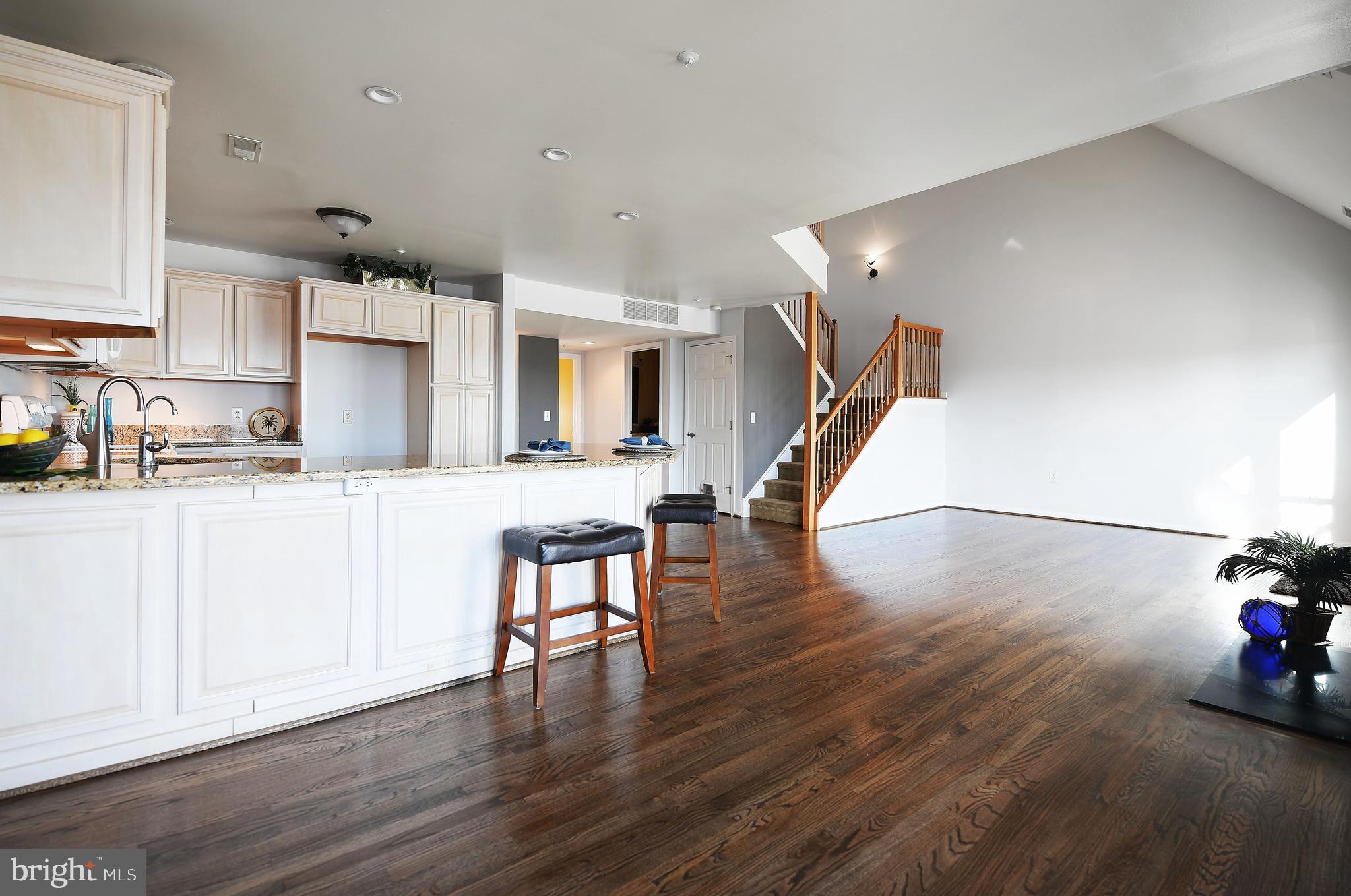 SENECA POINTE - Residential