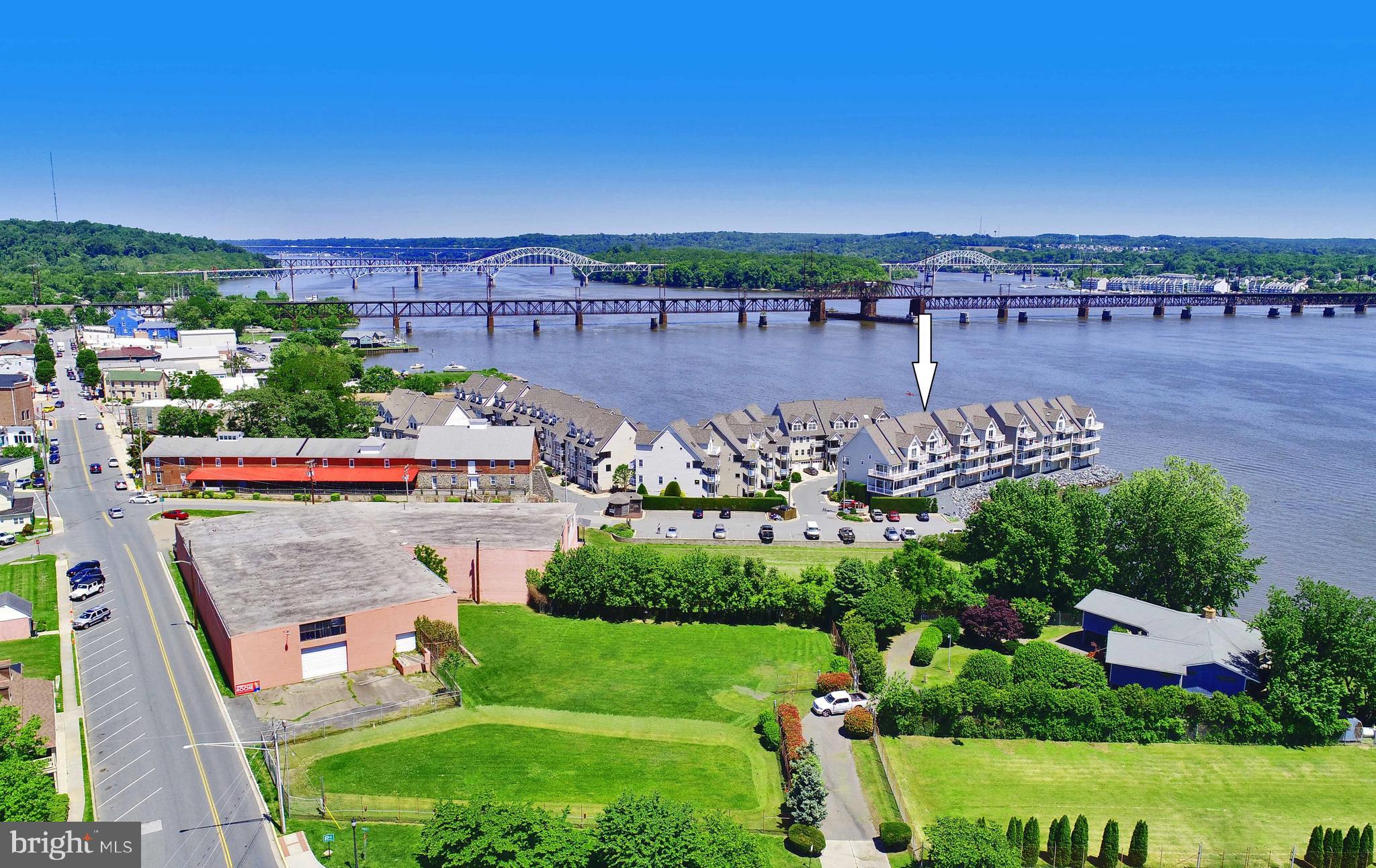 SENECA POINTE - Residential