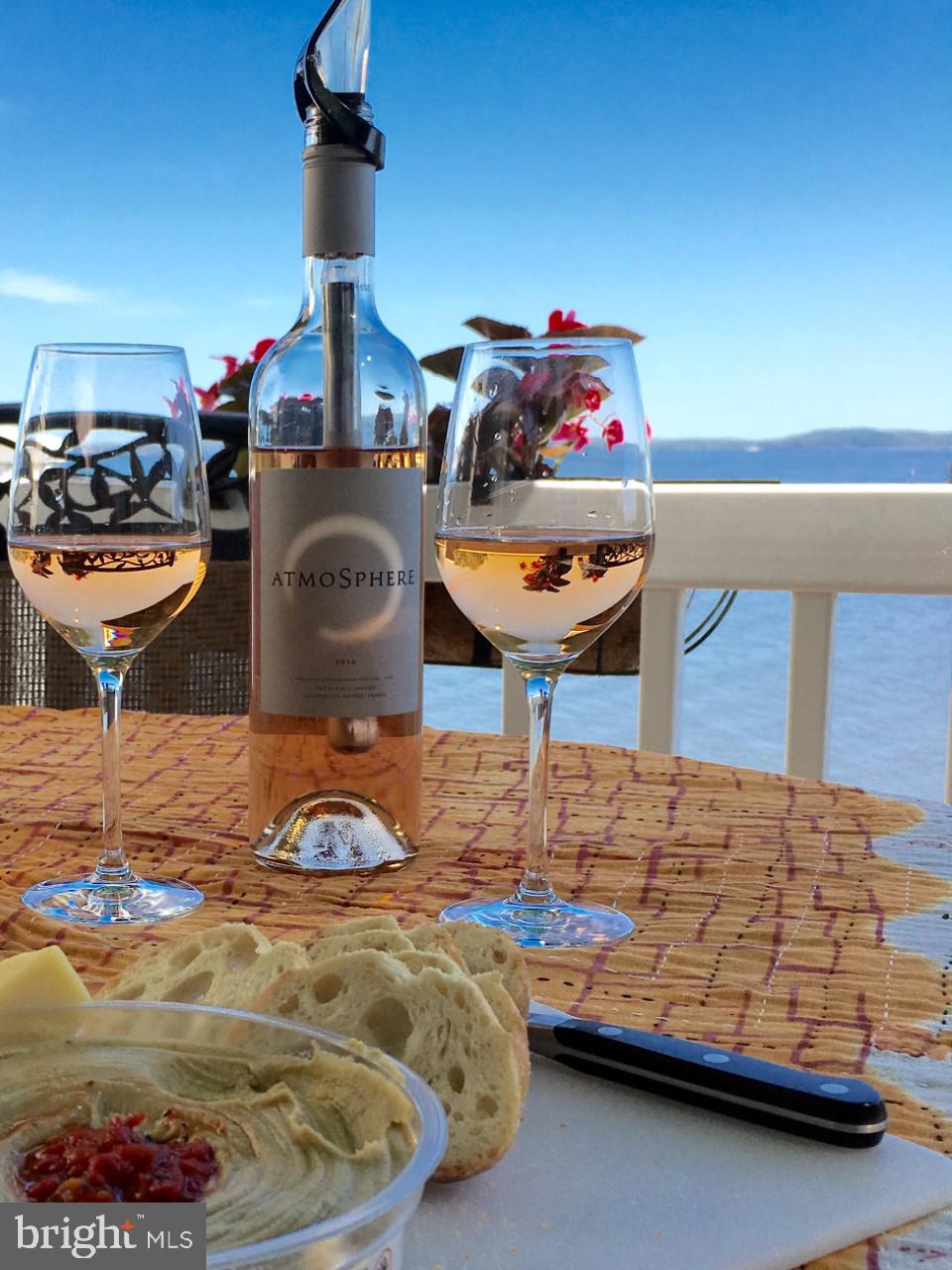 SENECA POINTE - Residential