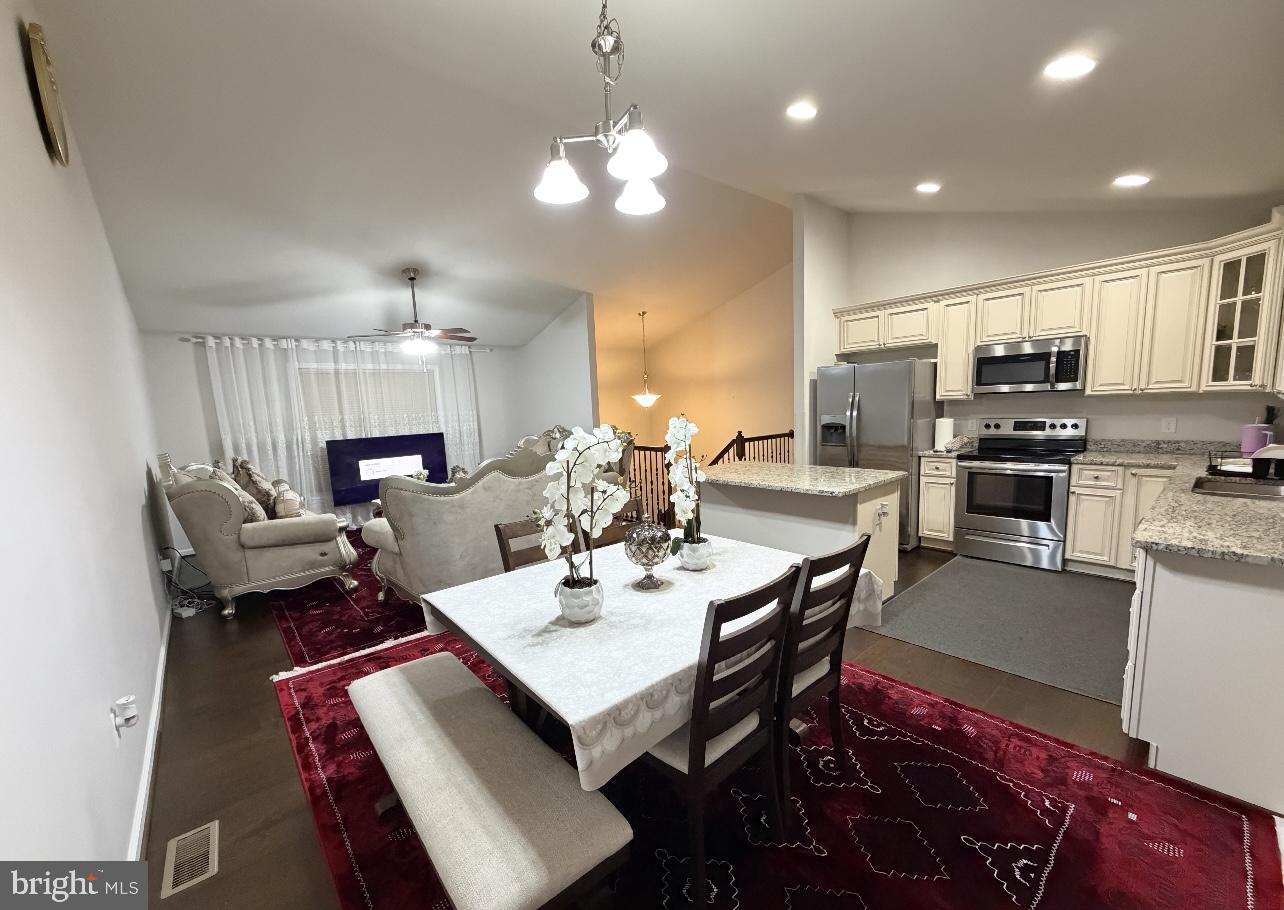 8 HOWARD CIRCLE
