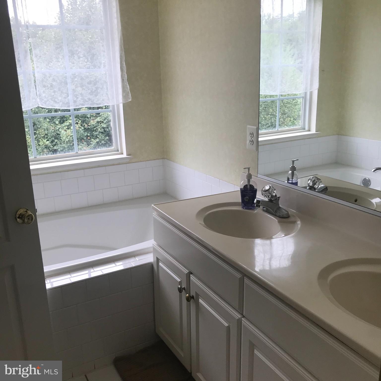 KINGSVIEW SUB - Residential Lease