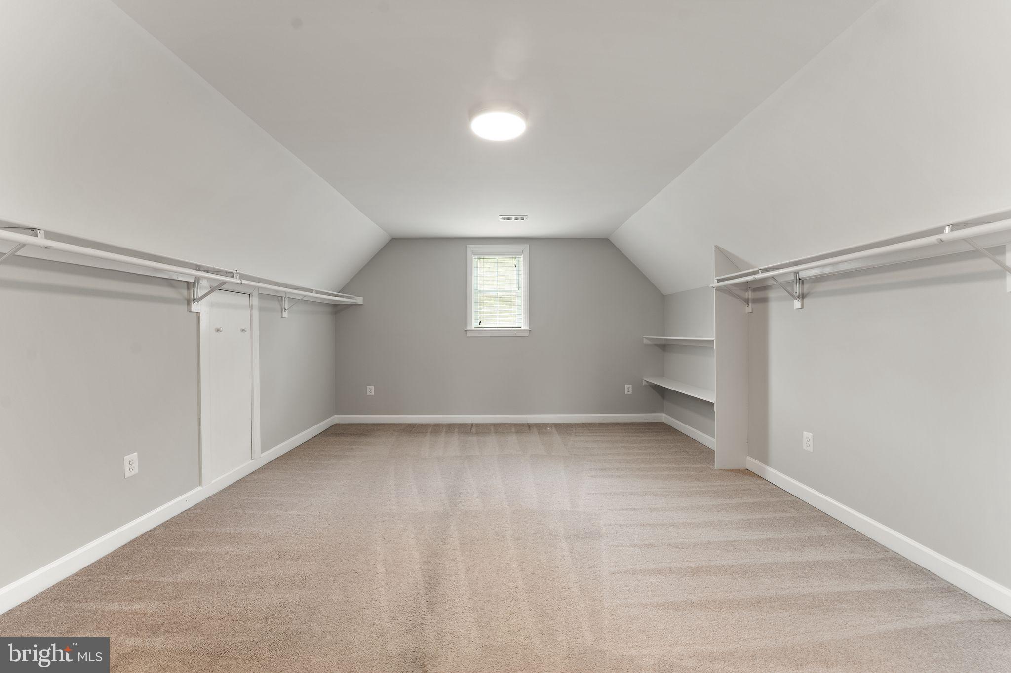 RED HILL - Residential