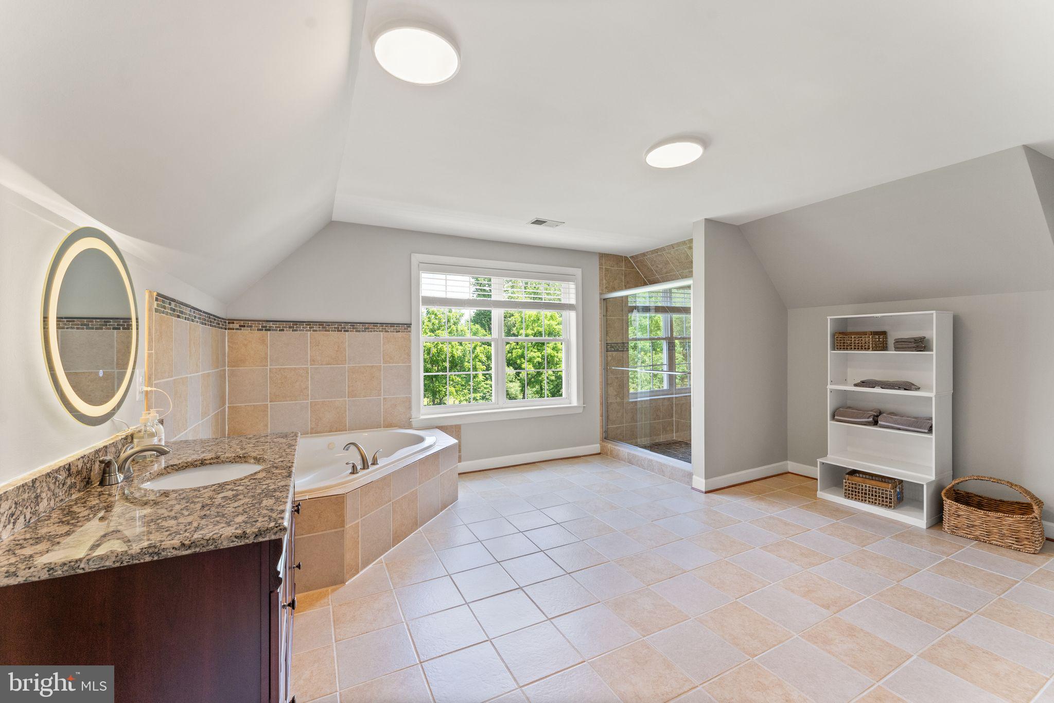 RED HILL - Residential