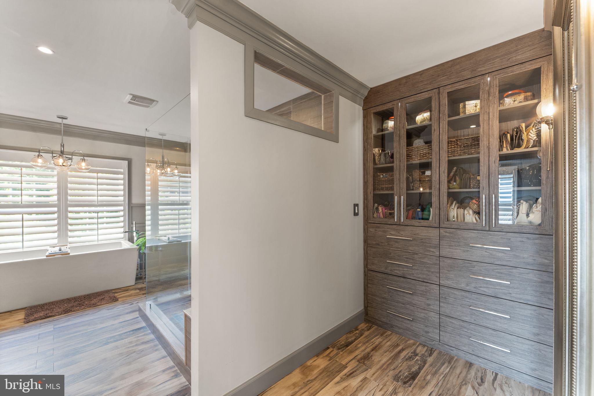 RED HILL - Residential