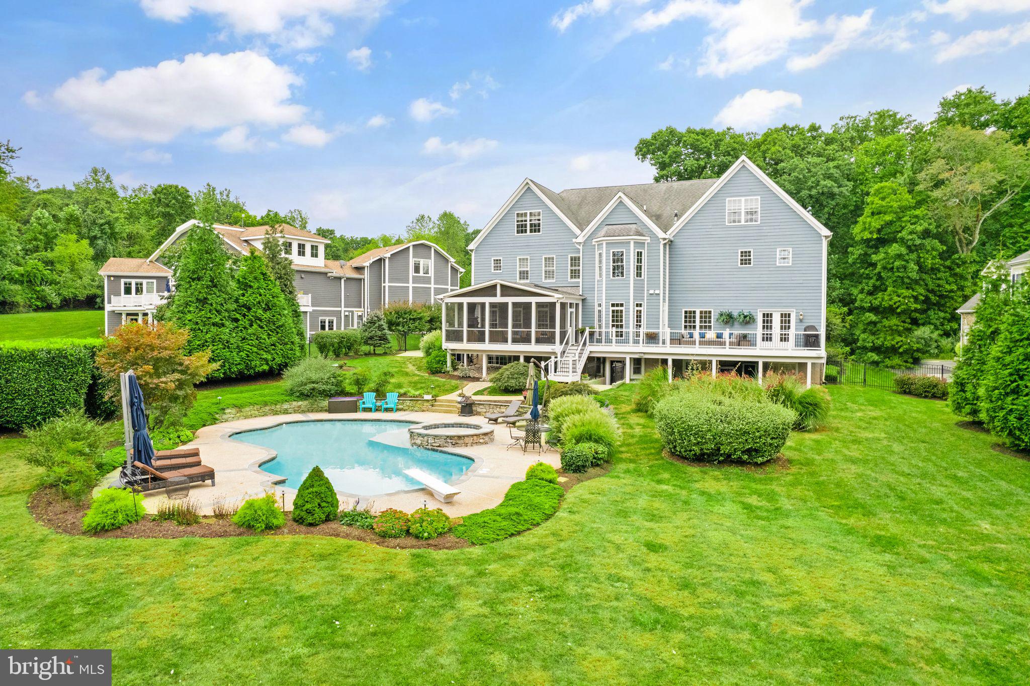 RED HILL - Residential