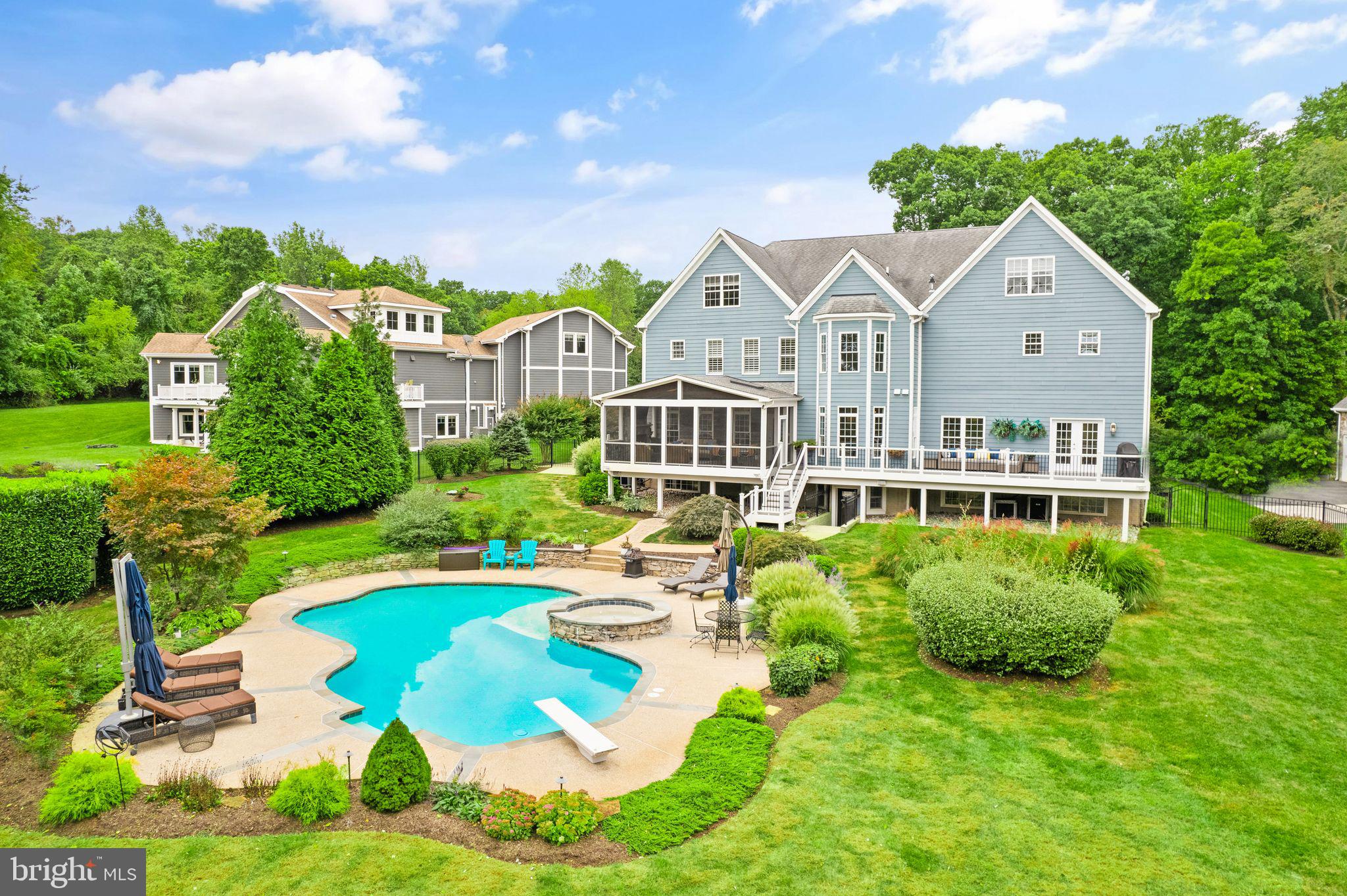 RED HILL - Residential