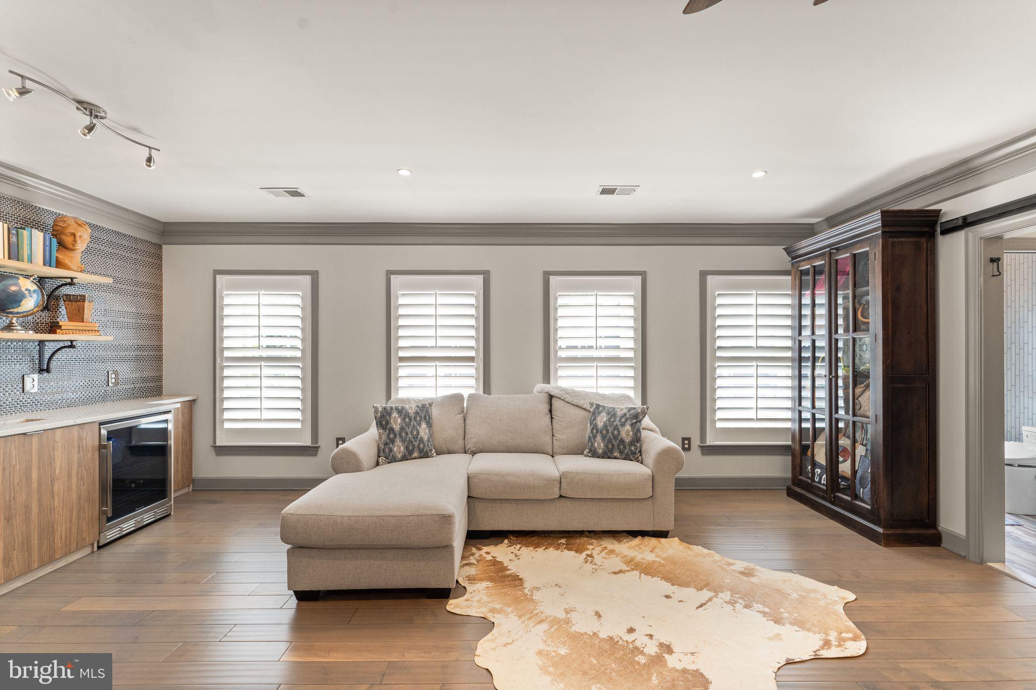 RED HILL - Residential