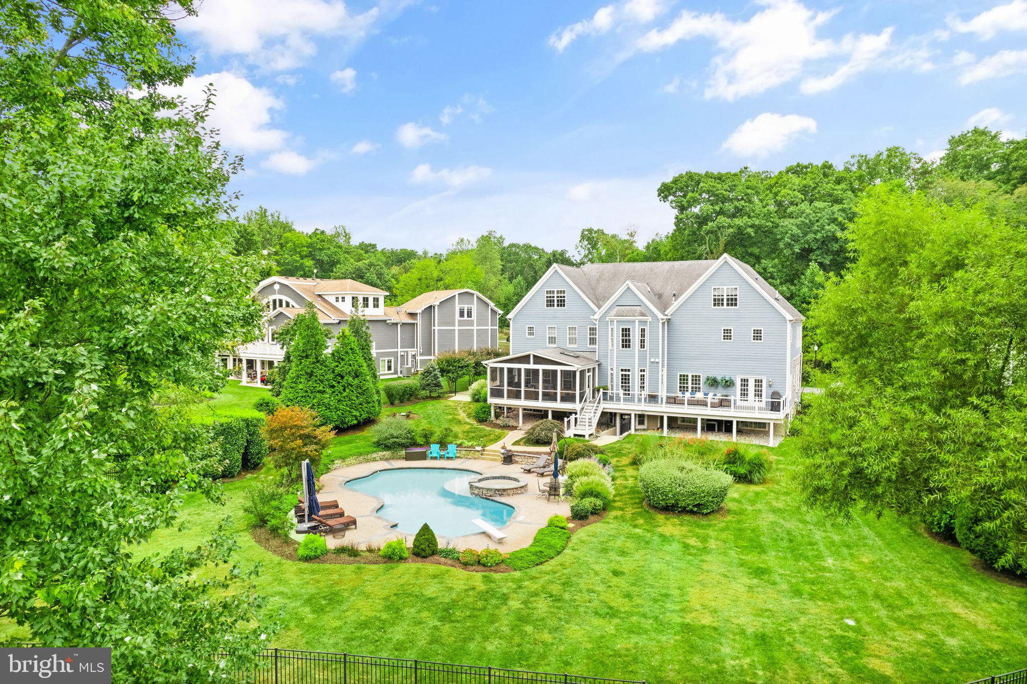 RED HILL - Residential