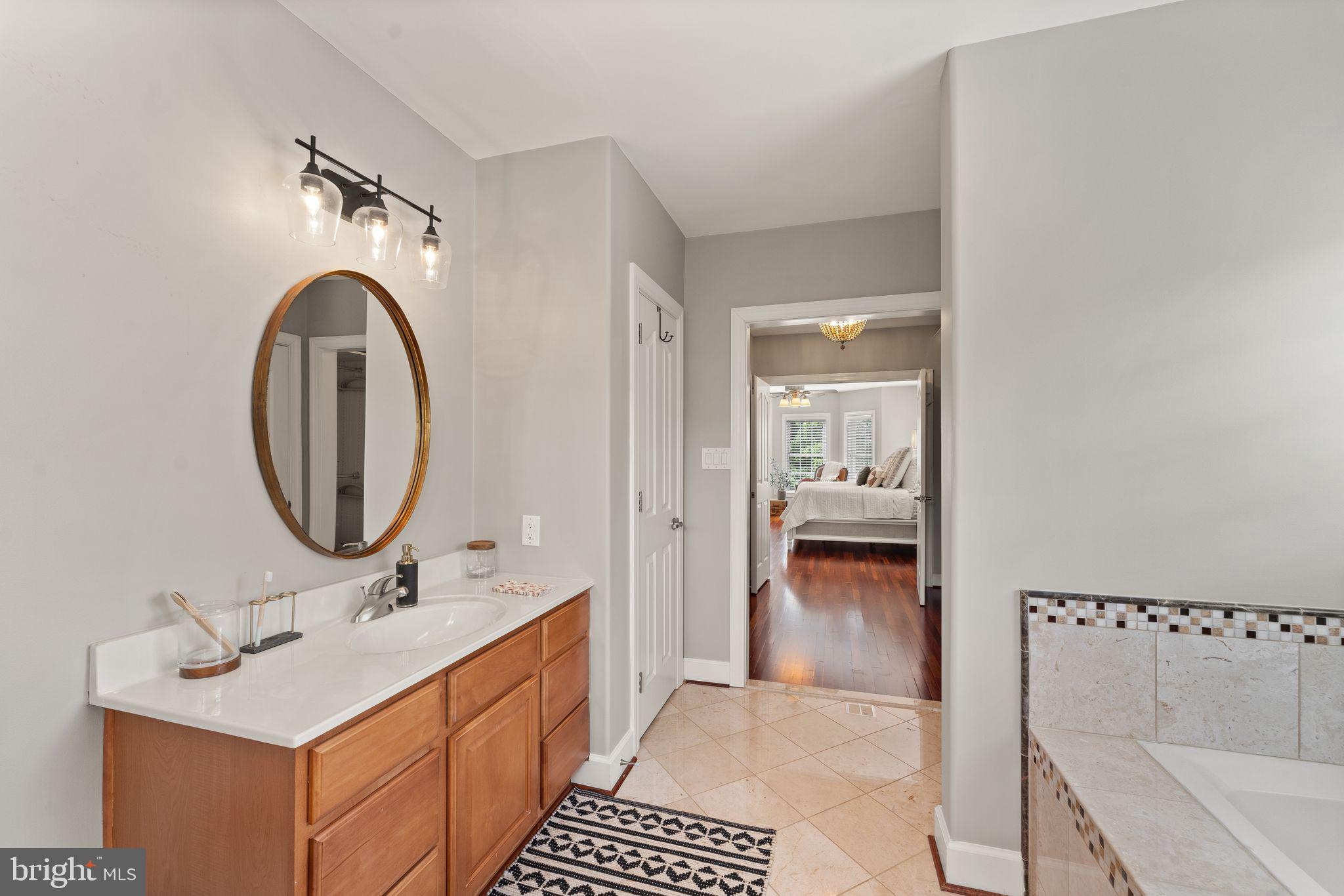 RED HILL - Residential