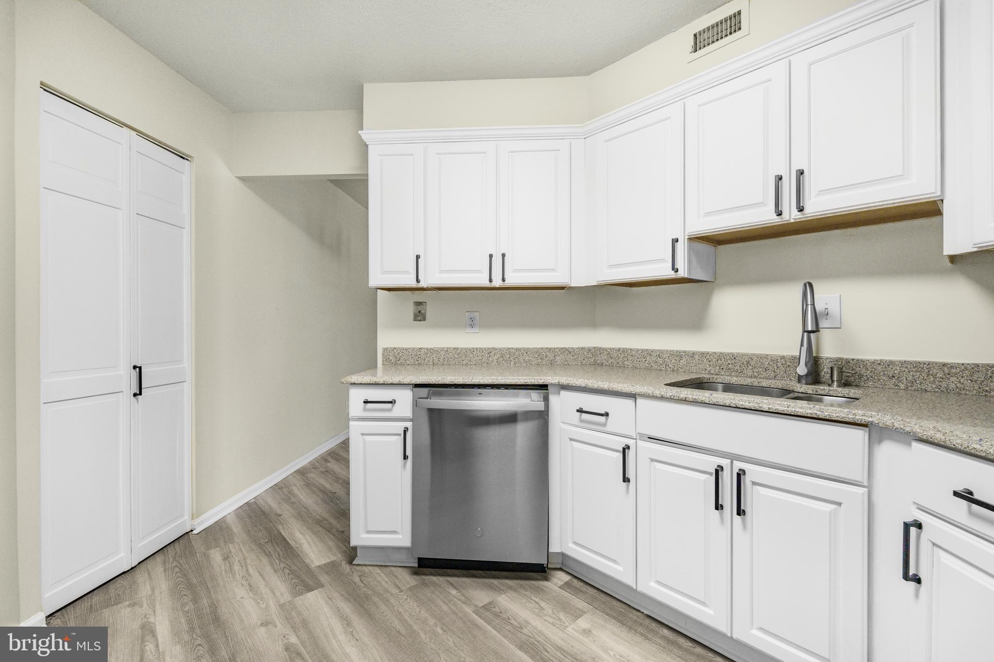 ASTORIA - Residential