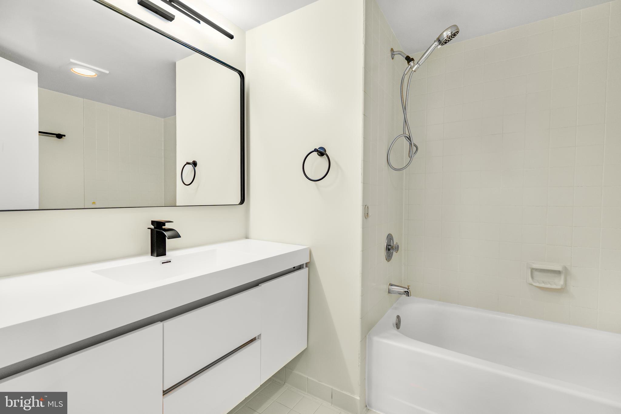 ASTORIA - Residential