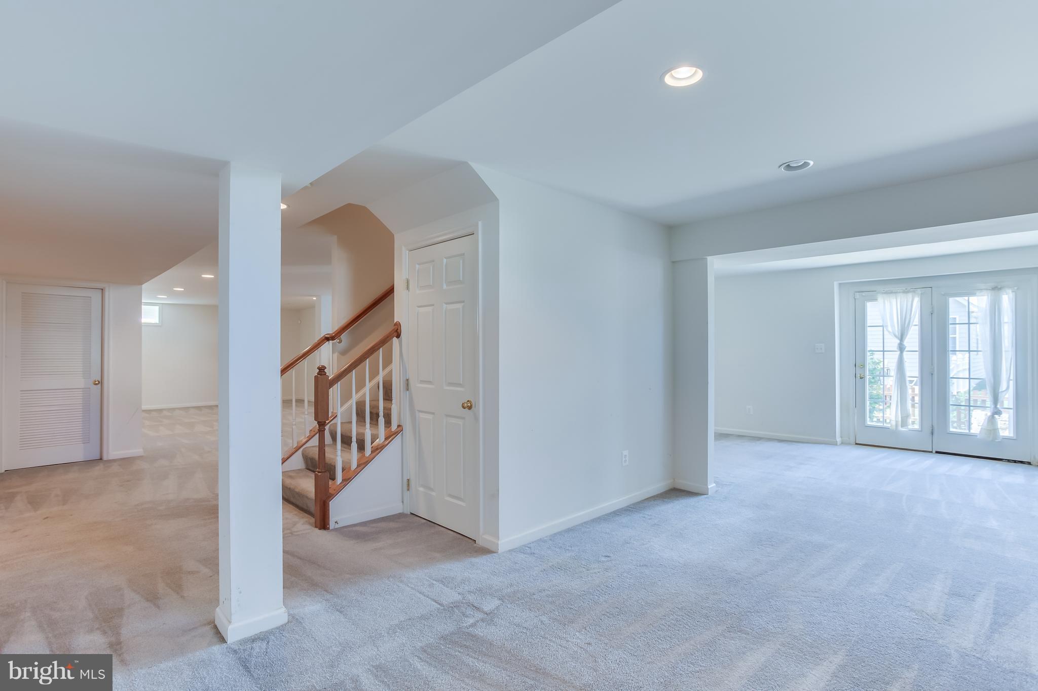 ESTATES AT LEE'S PARKE - Residential