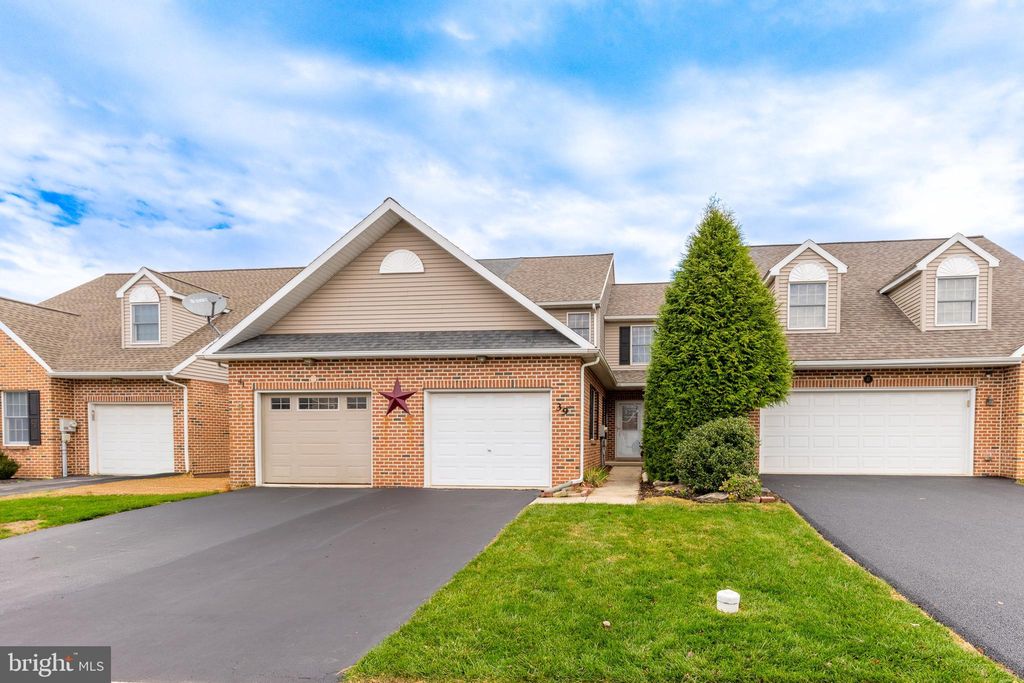 Photo of 39 Pennridge Avenue, MOUNTVILLE, PA 17554 (MLS # PALA2079898)