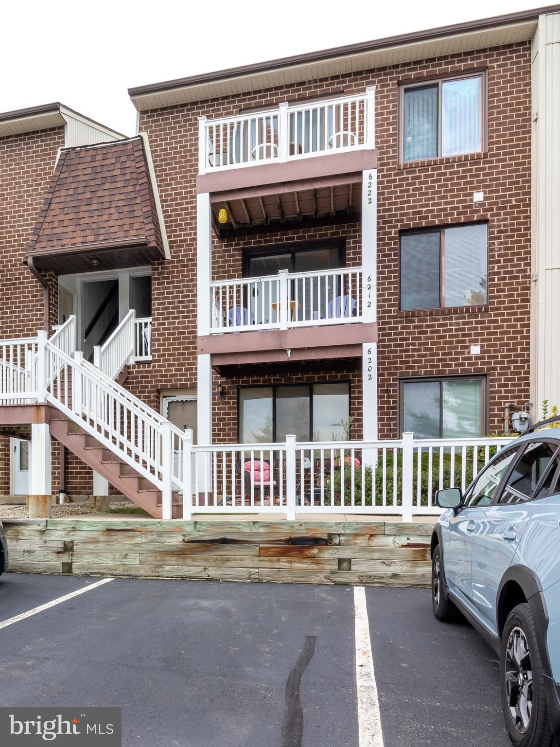 HILLTOP SUMMIT - Residential