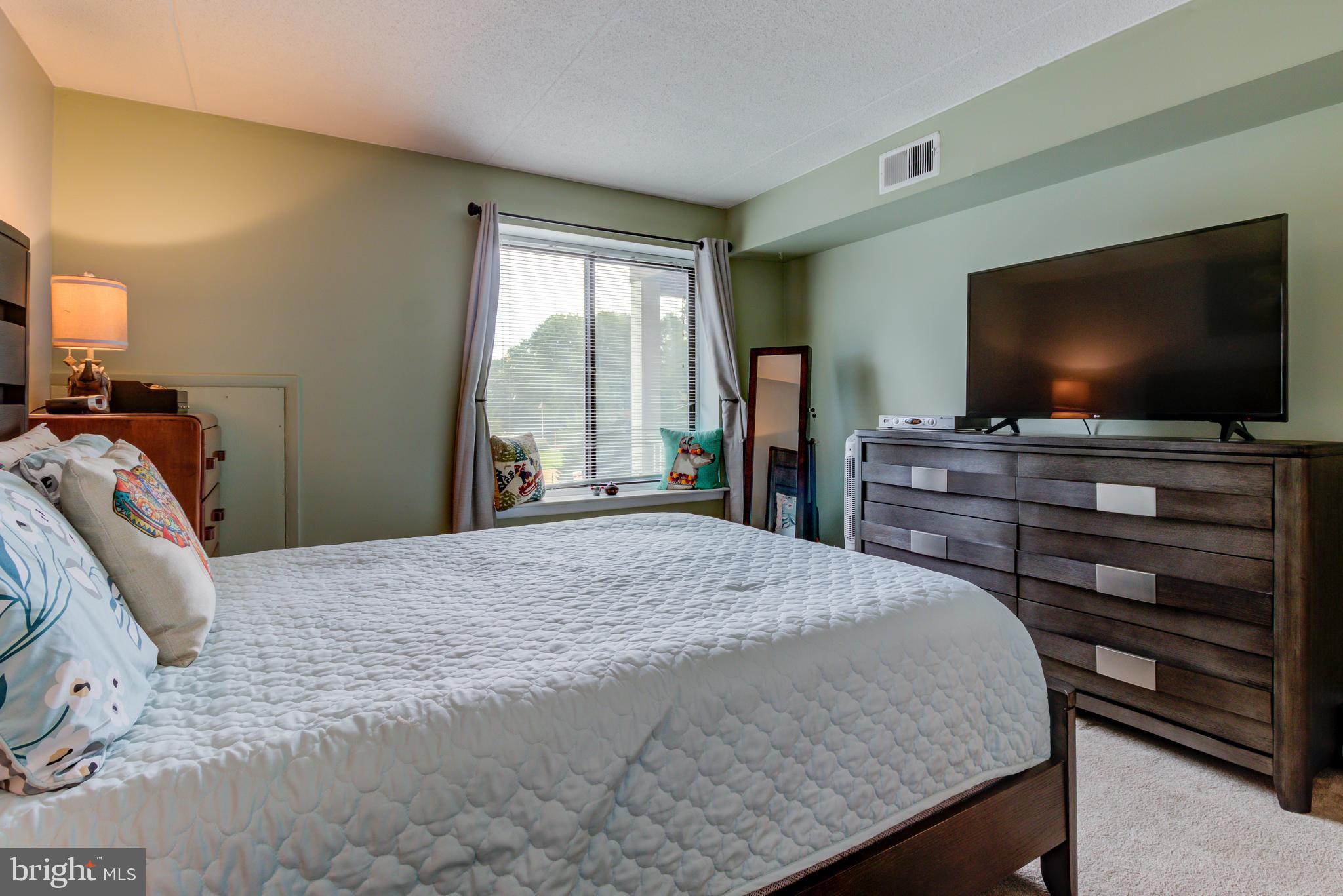 HILLTOP SUMMIT - Residential