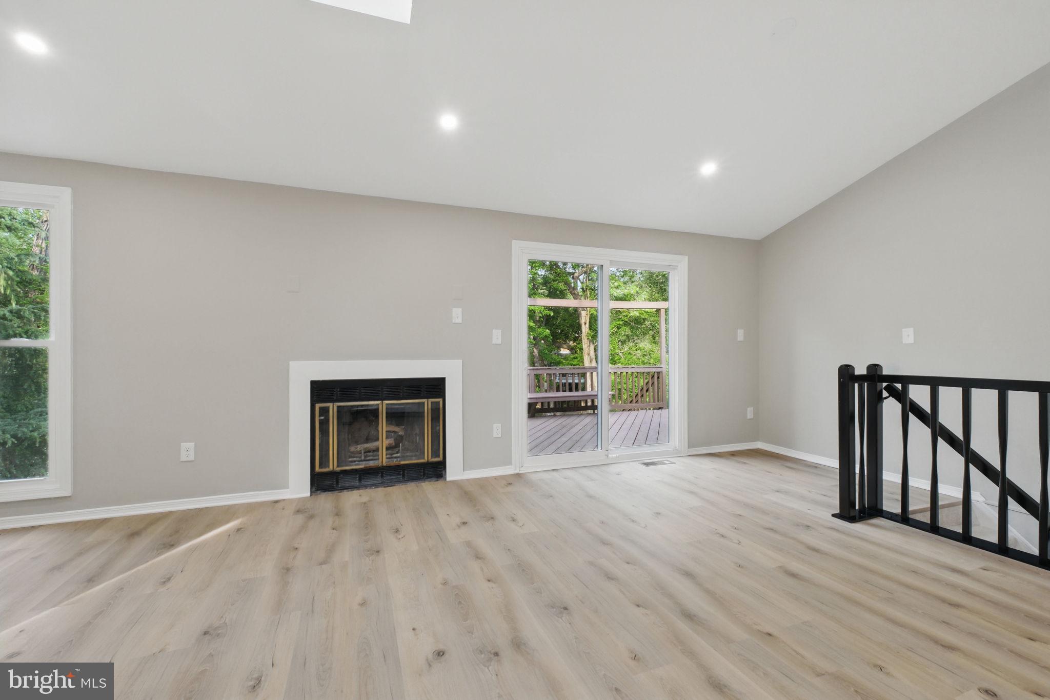 RIVER BEND - Residential