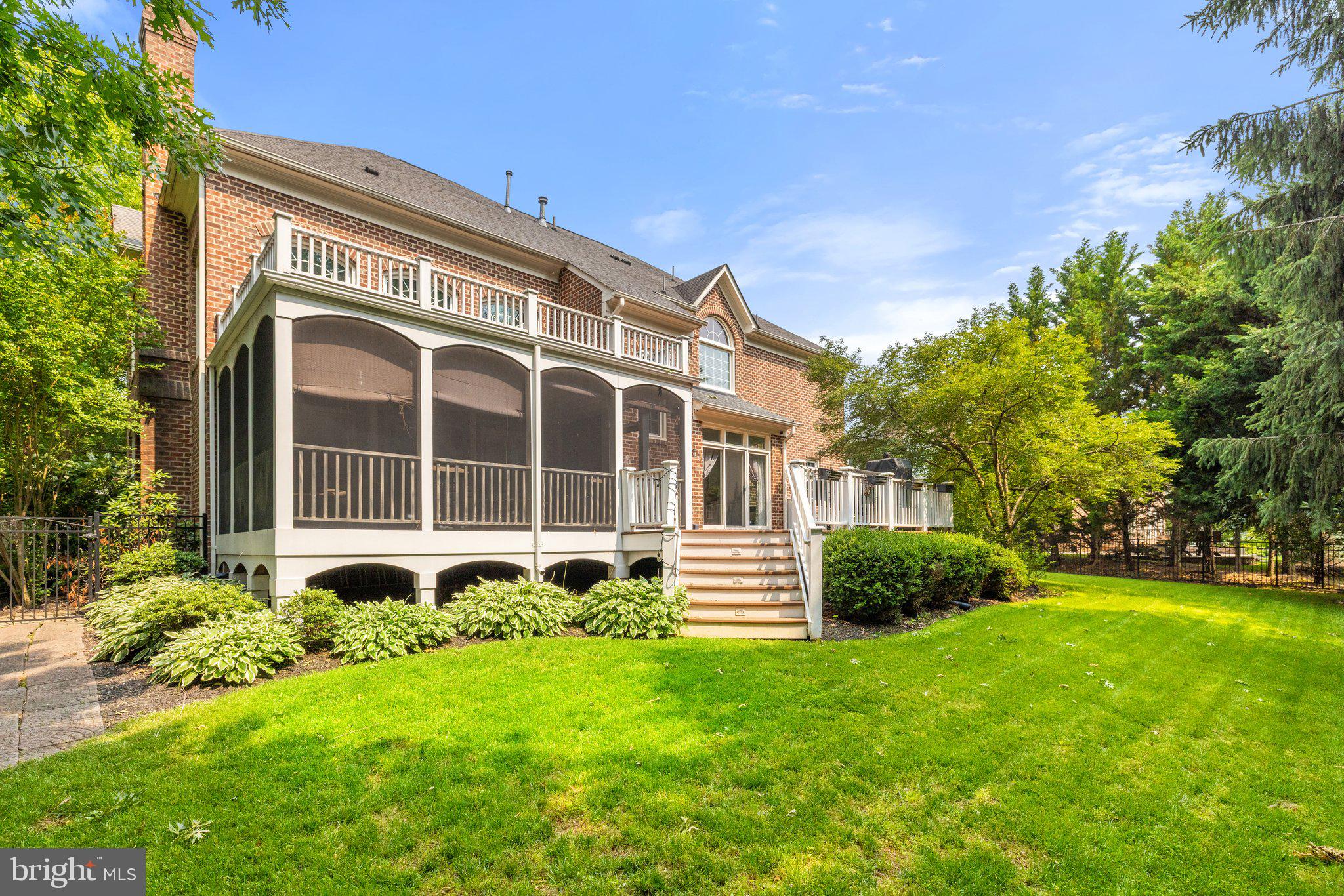 RIVER CREEK - Residential