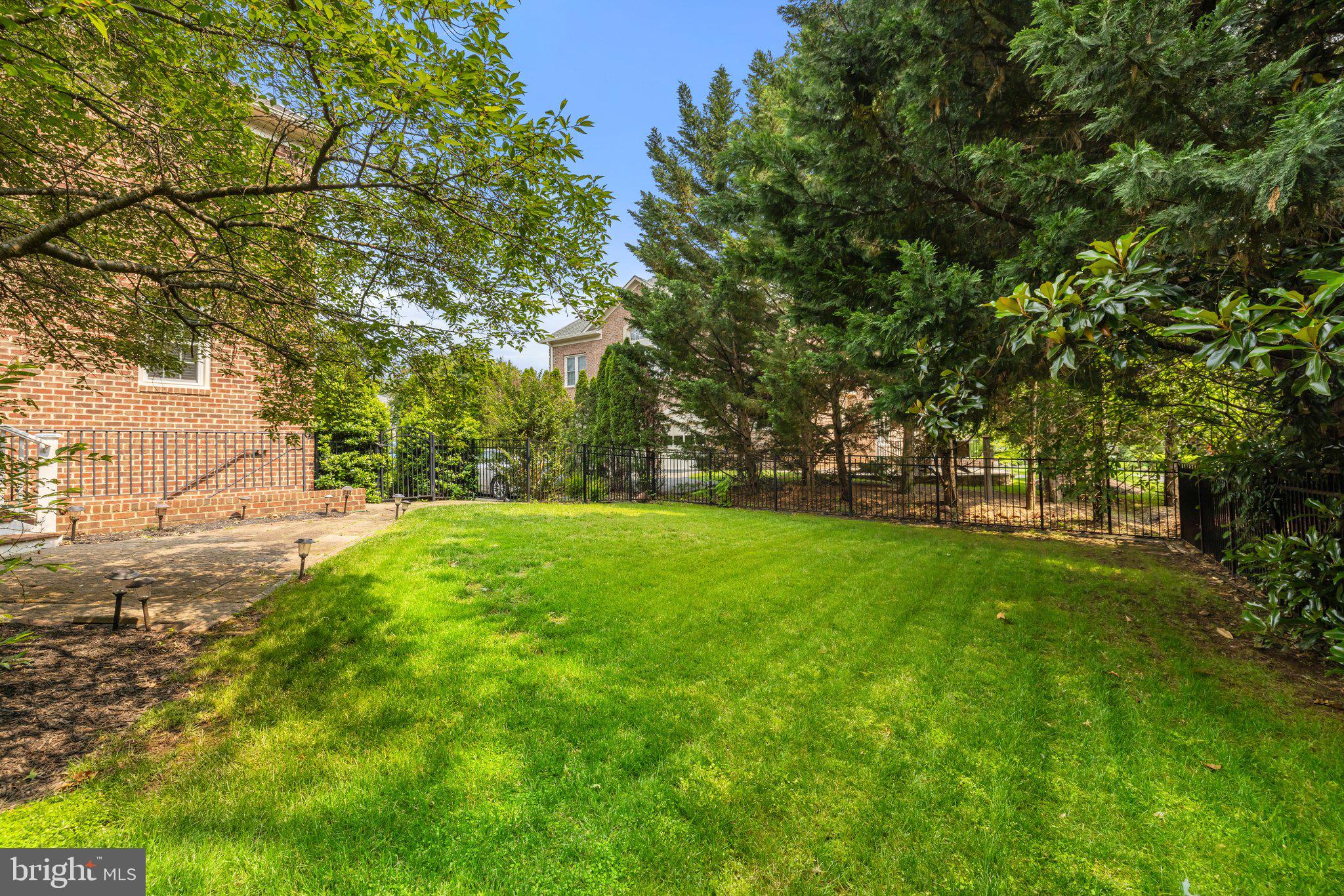 RIVER CREEK - Residential