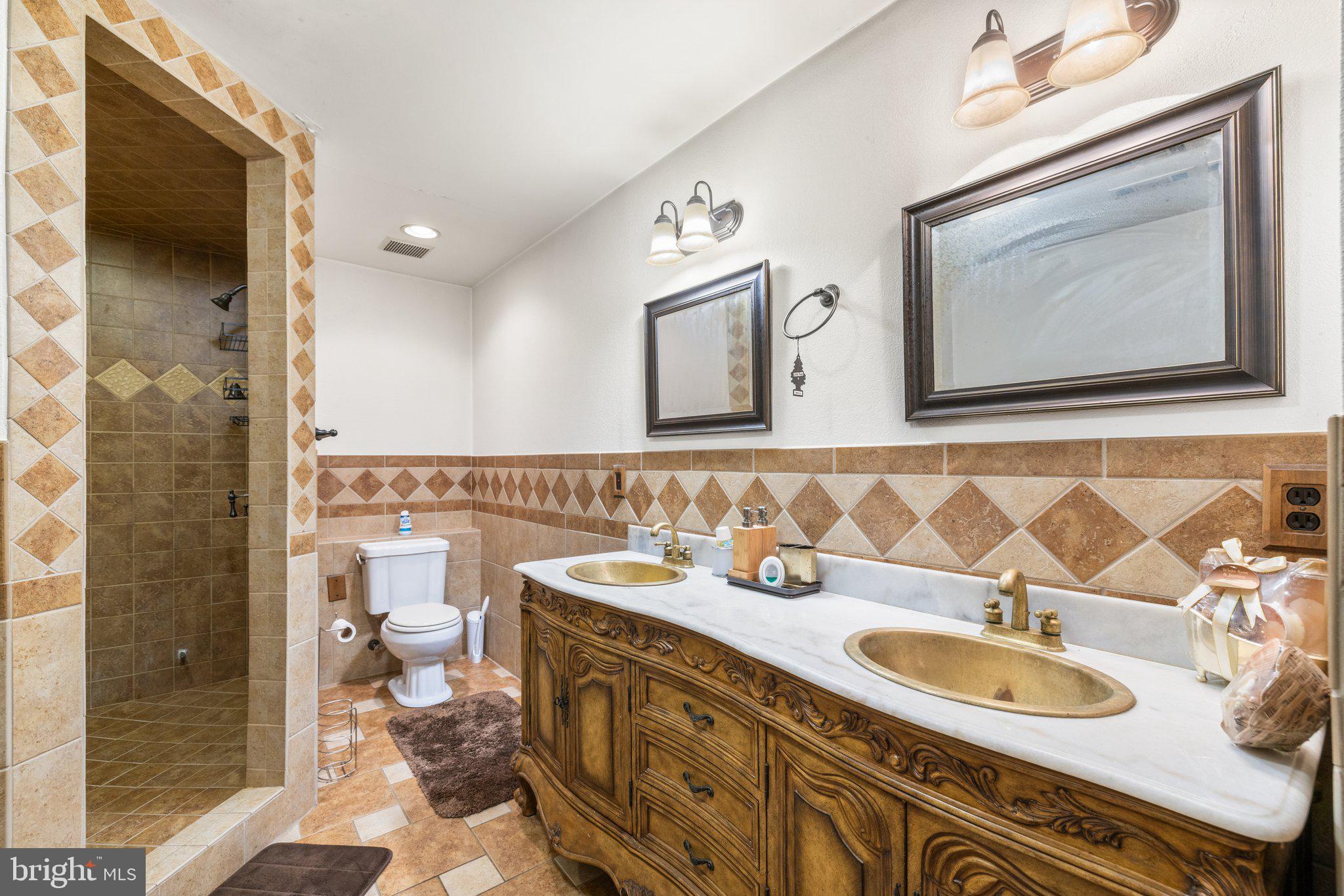 RIVER CREEK - Residential