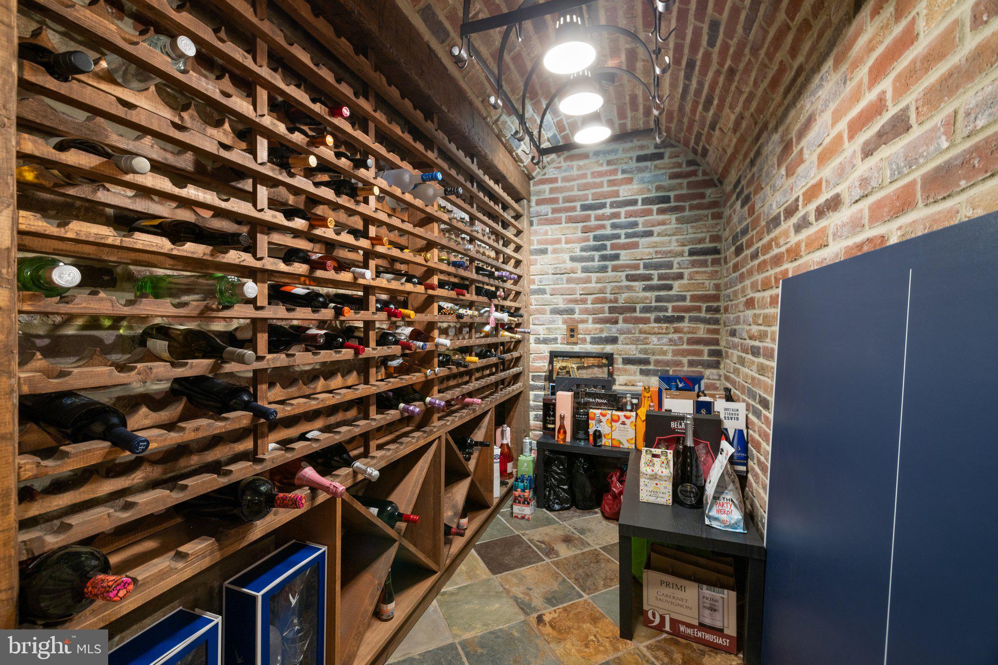 RIVER CREEK - Residential