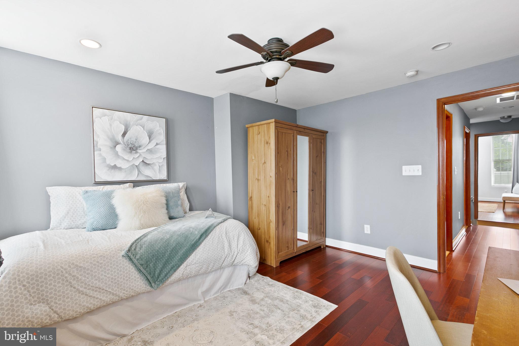 RIVERSIDE - Residential